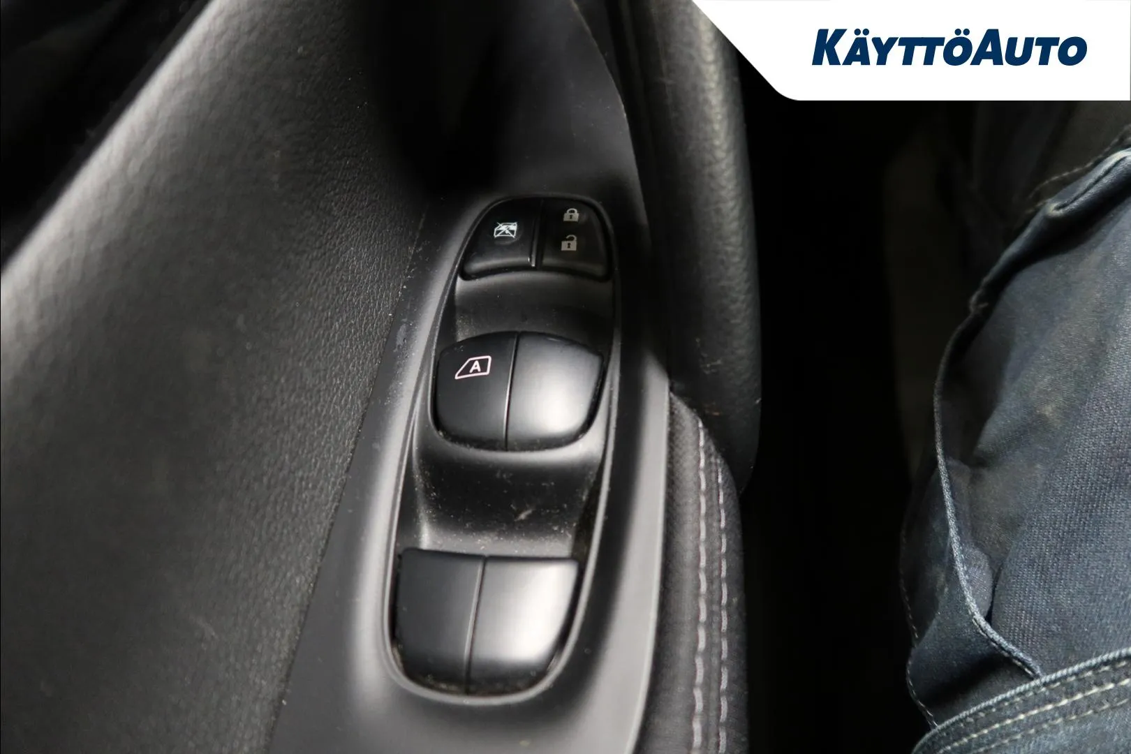 Nissan Qashqai KMU-750 carousel image