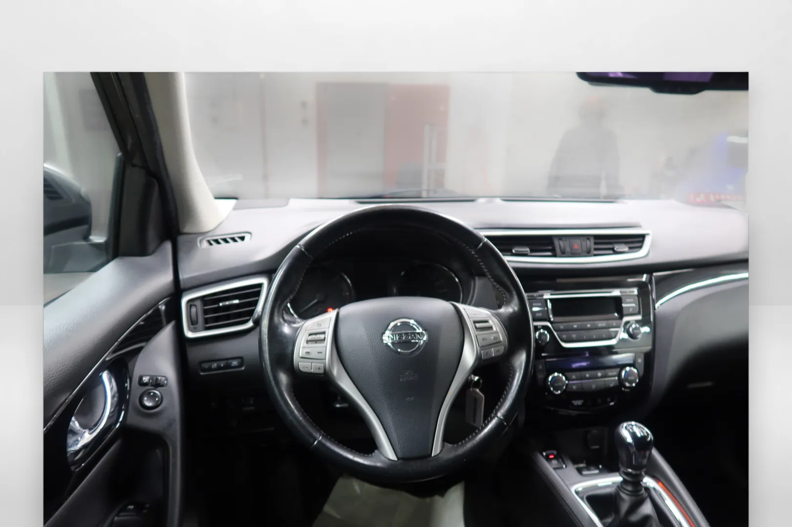 Nissan Qashqai KMU-750 carousel image