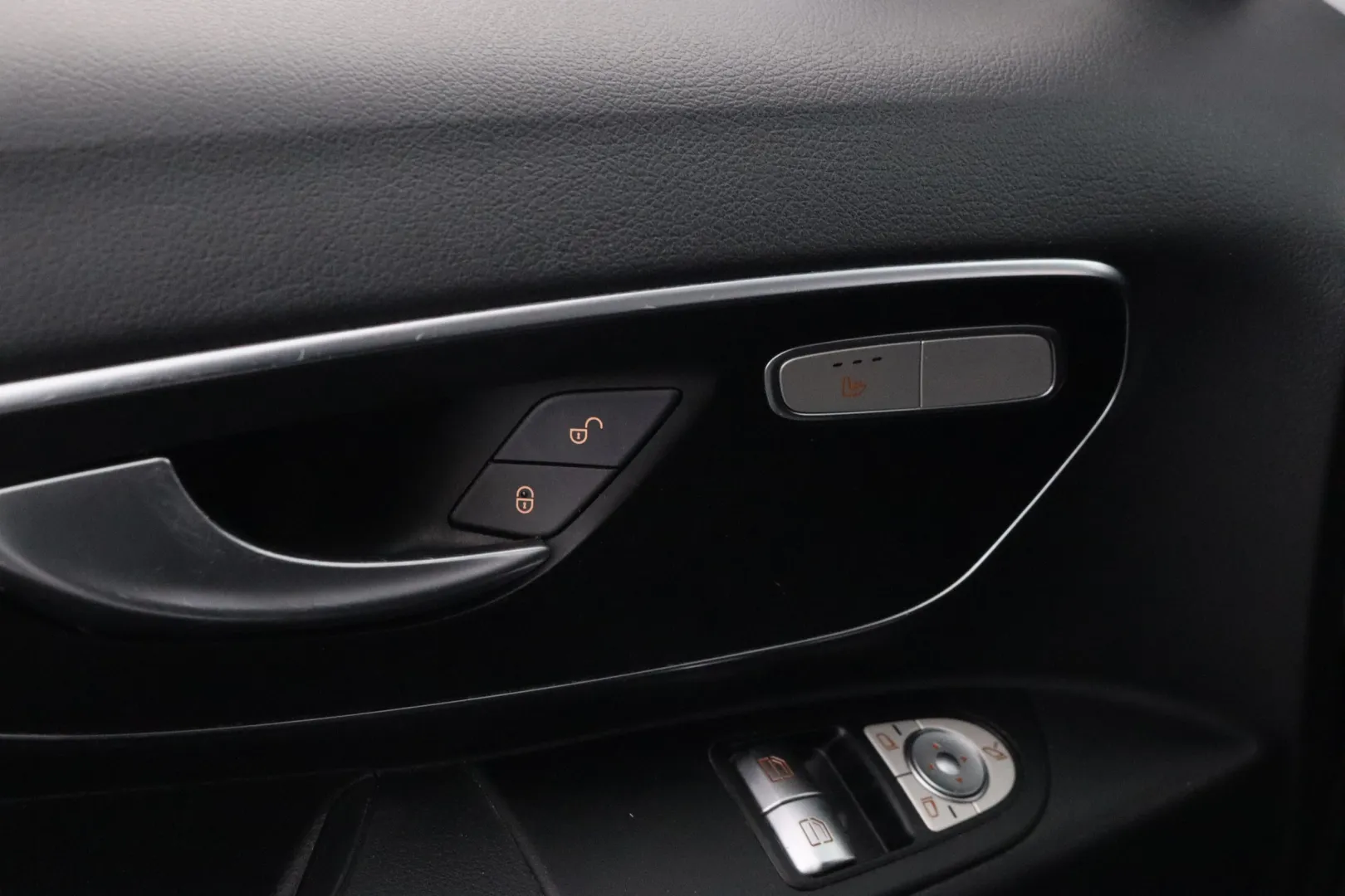 MERCEDES-BENZ Vito YYH-756 carousel image