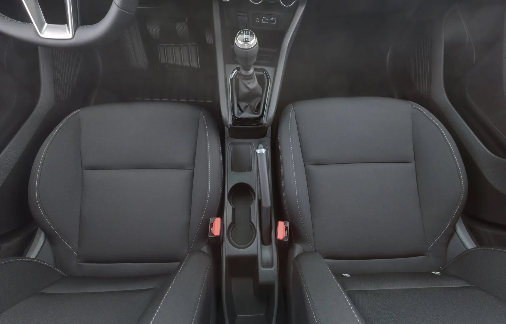 Renault Clio JOK-511 carousel image