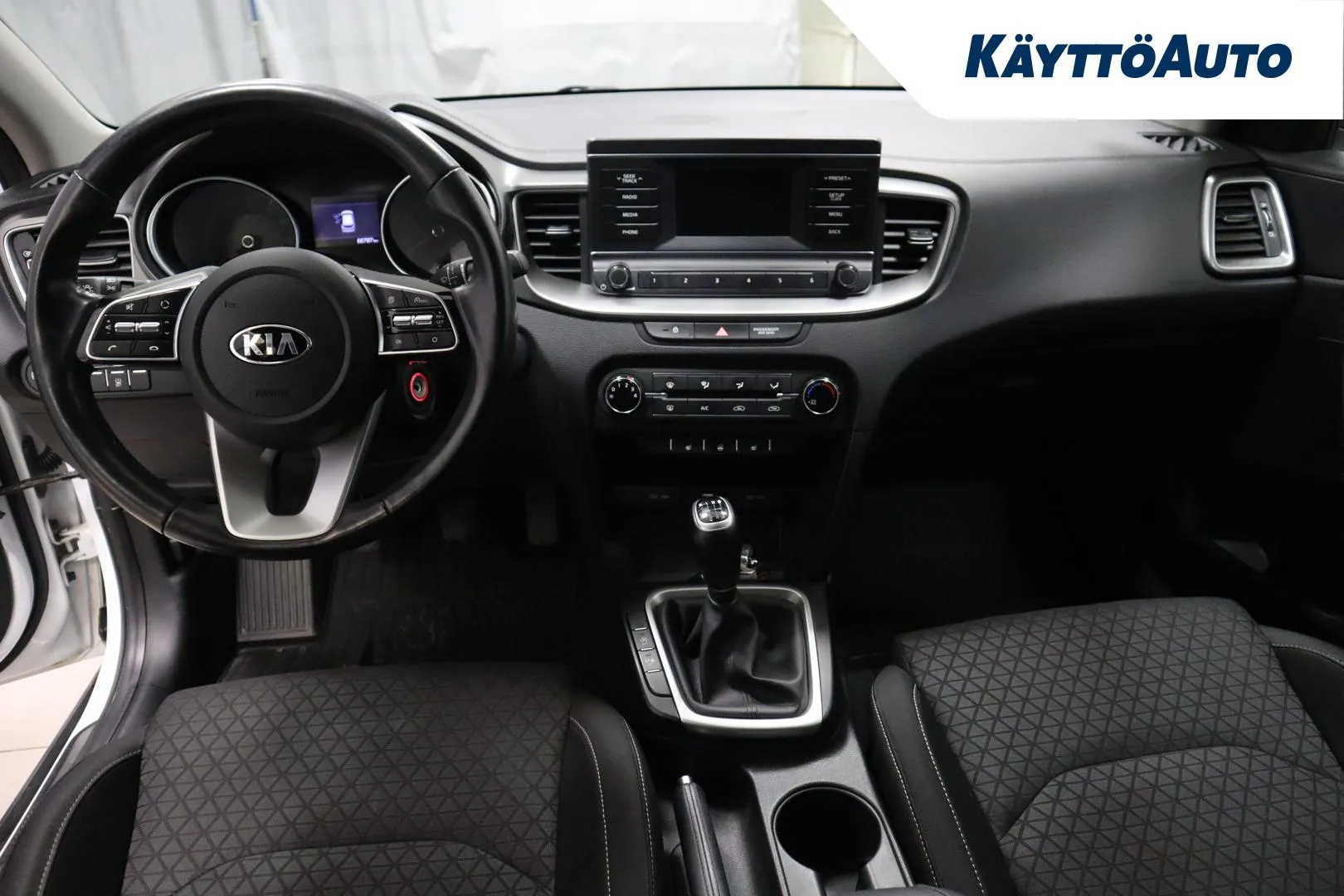 KIA XCeed FOA-965 carousel image