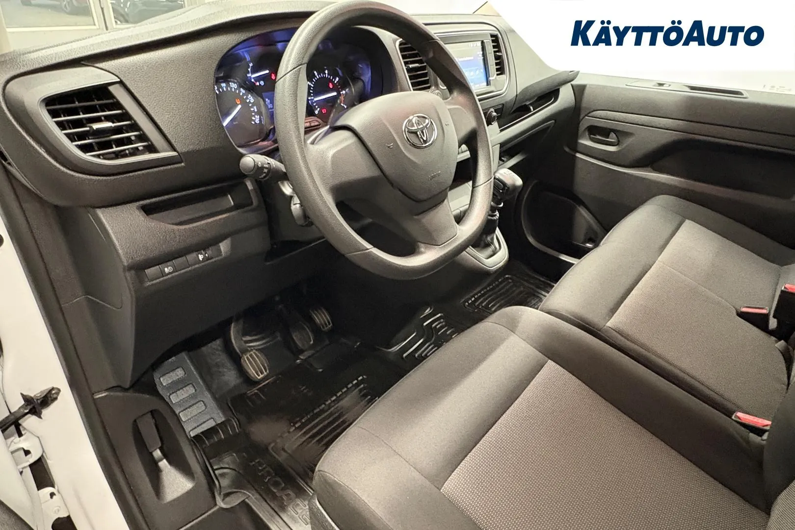 TOYOTA Proace YXT-767 carousel image