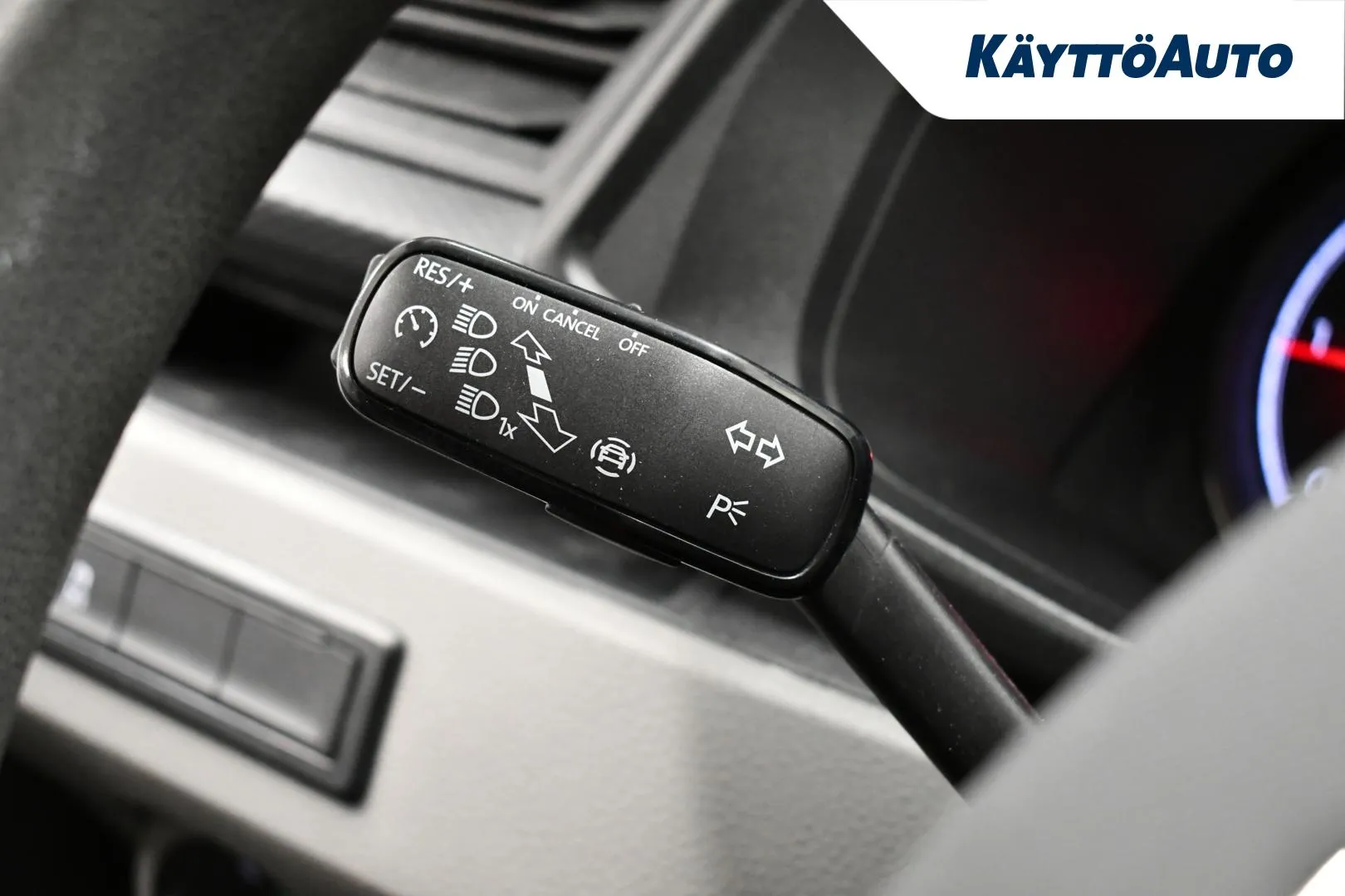 VOLKSWAGEN Transporter YLZ-789 carousel image