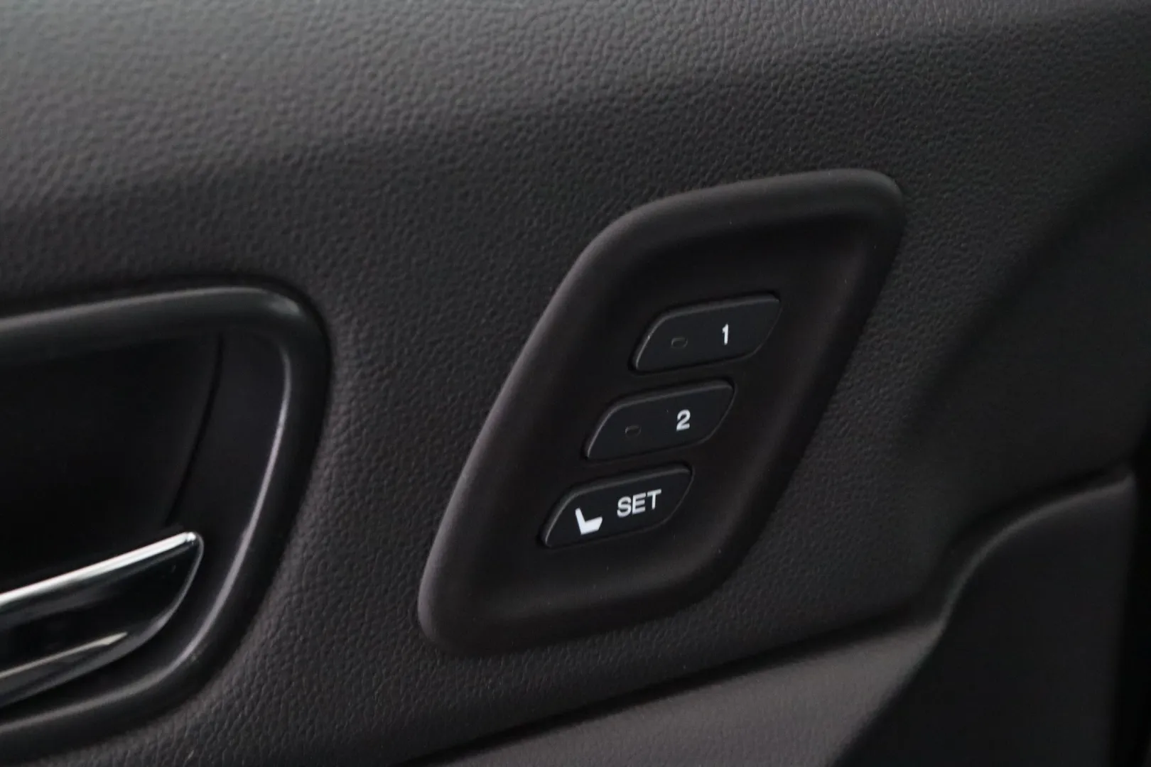 Honda CR-V YLA-890 carousel image