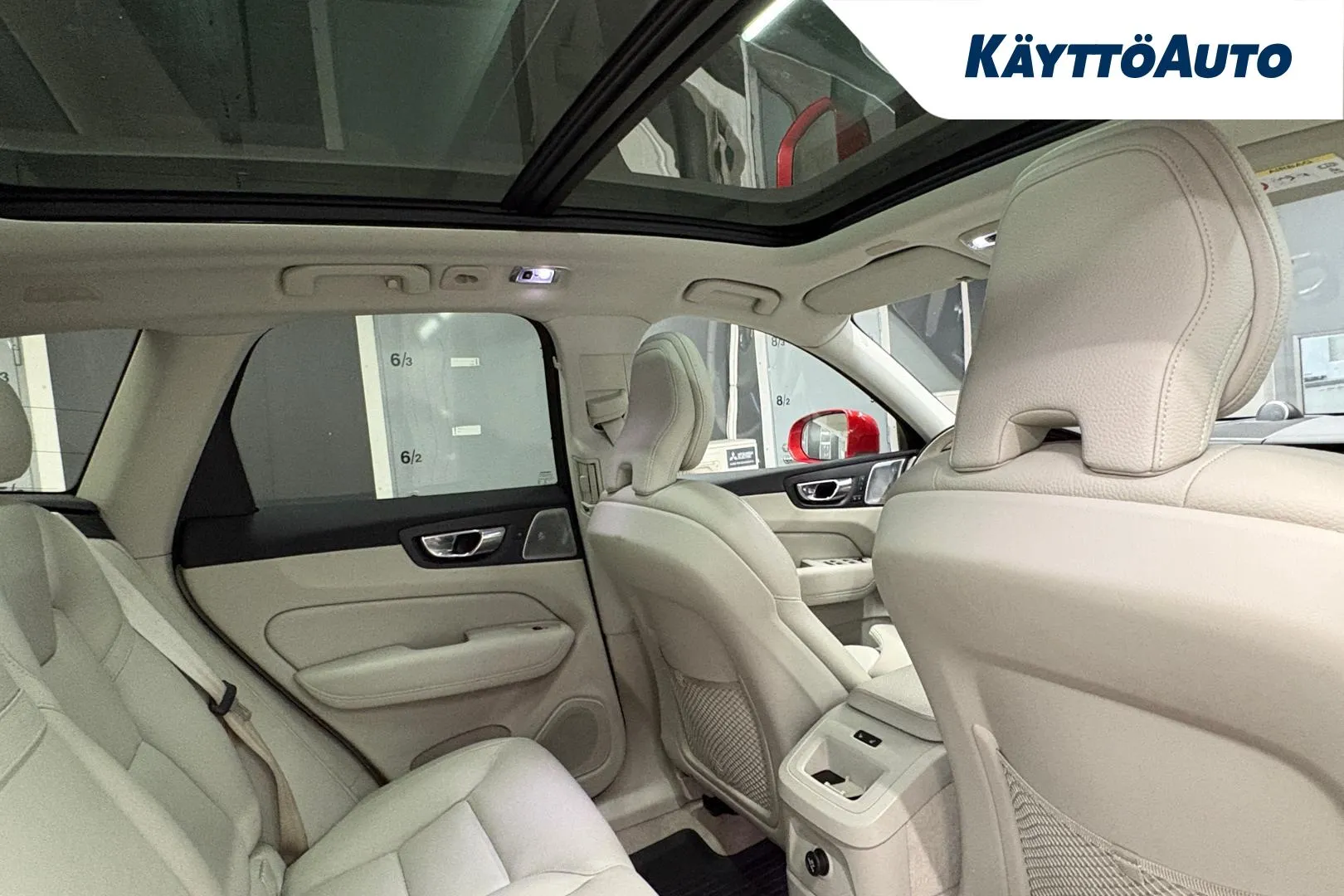 VOLVO XC60 LPX-708 carousel image