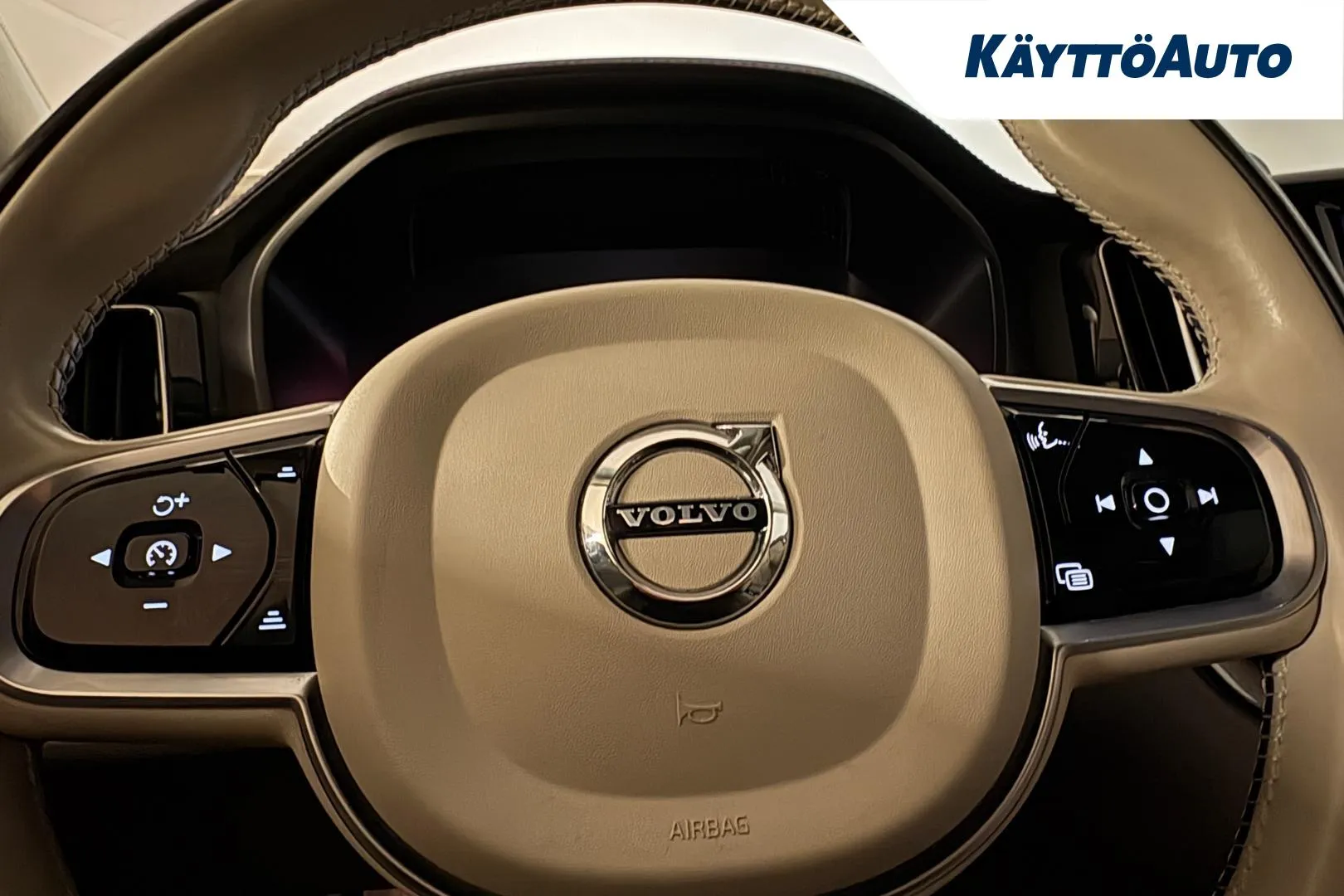 VOLVO XC60 LPX-708 carousel image