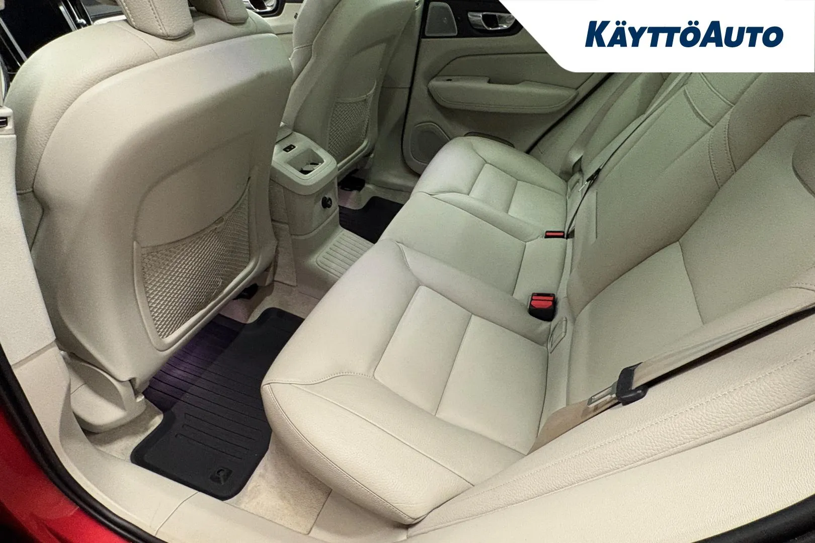 VOLVO XC60 LPX-708 carousel image