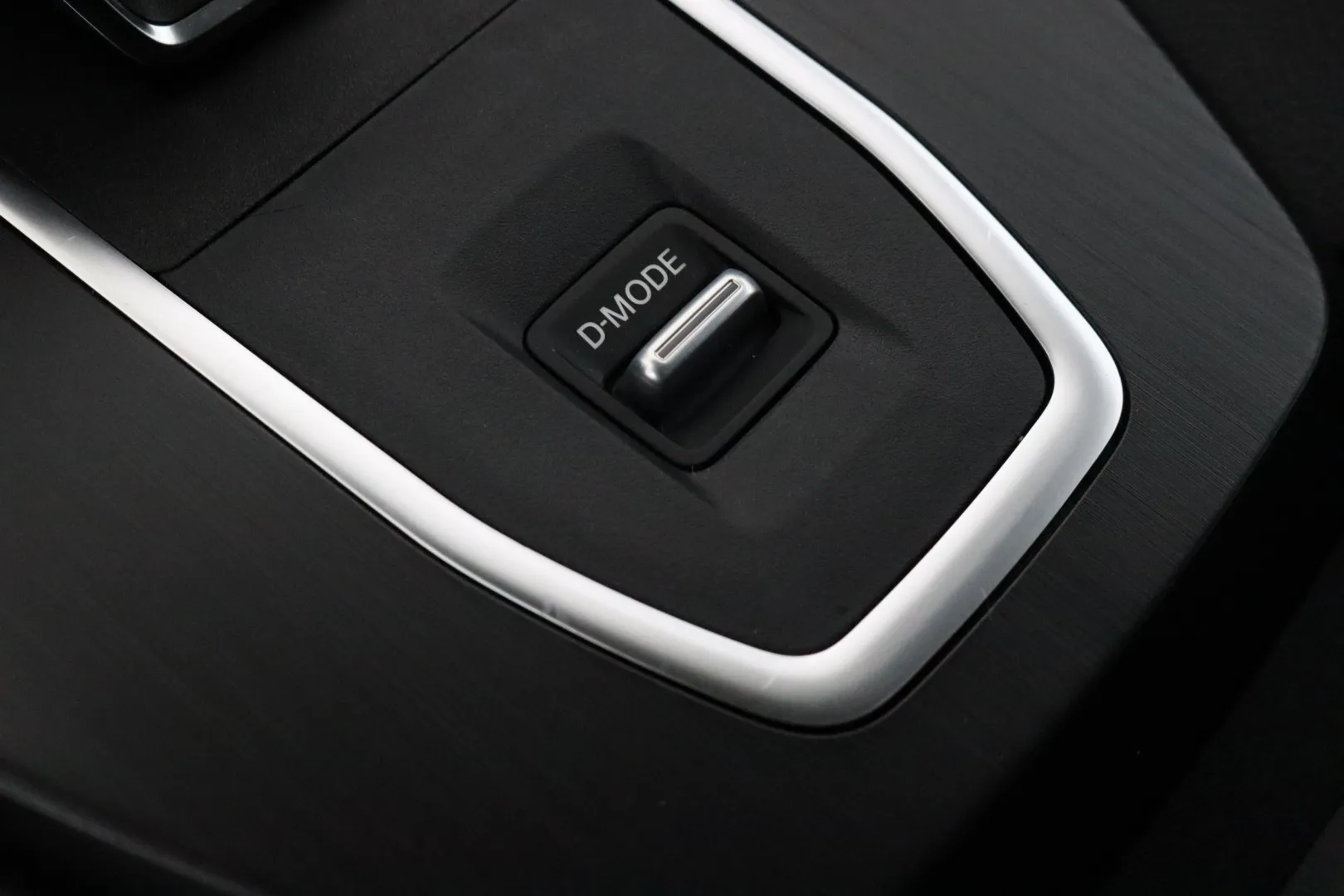 Nissan Qashqai NNR-830 carousel image