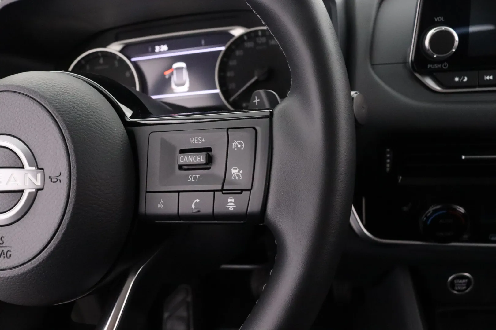 Nissan Qashqai NNR-830 carousel image