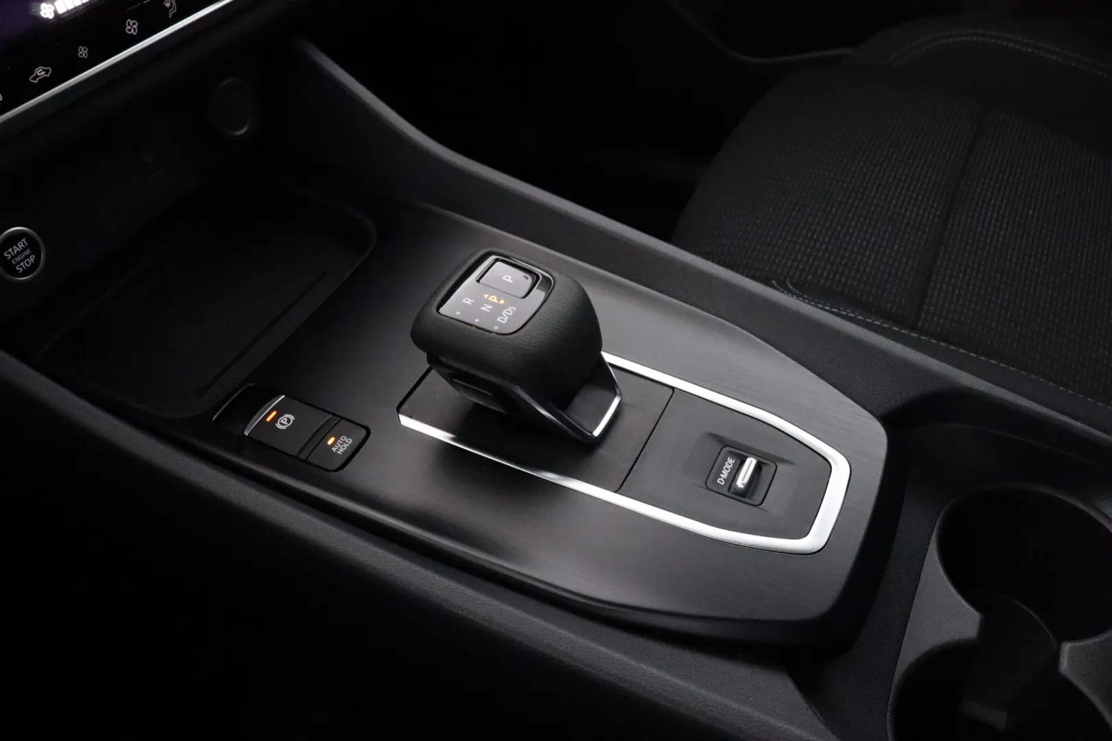 Nissan Qashqai NNR-830 carousel image