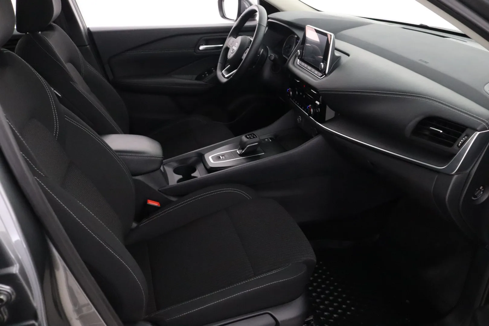 Nissan Qashqai NNR-830 carousel image