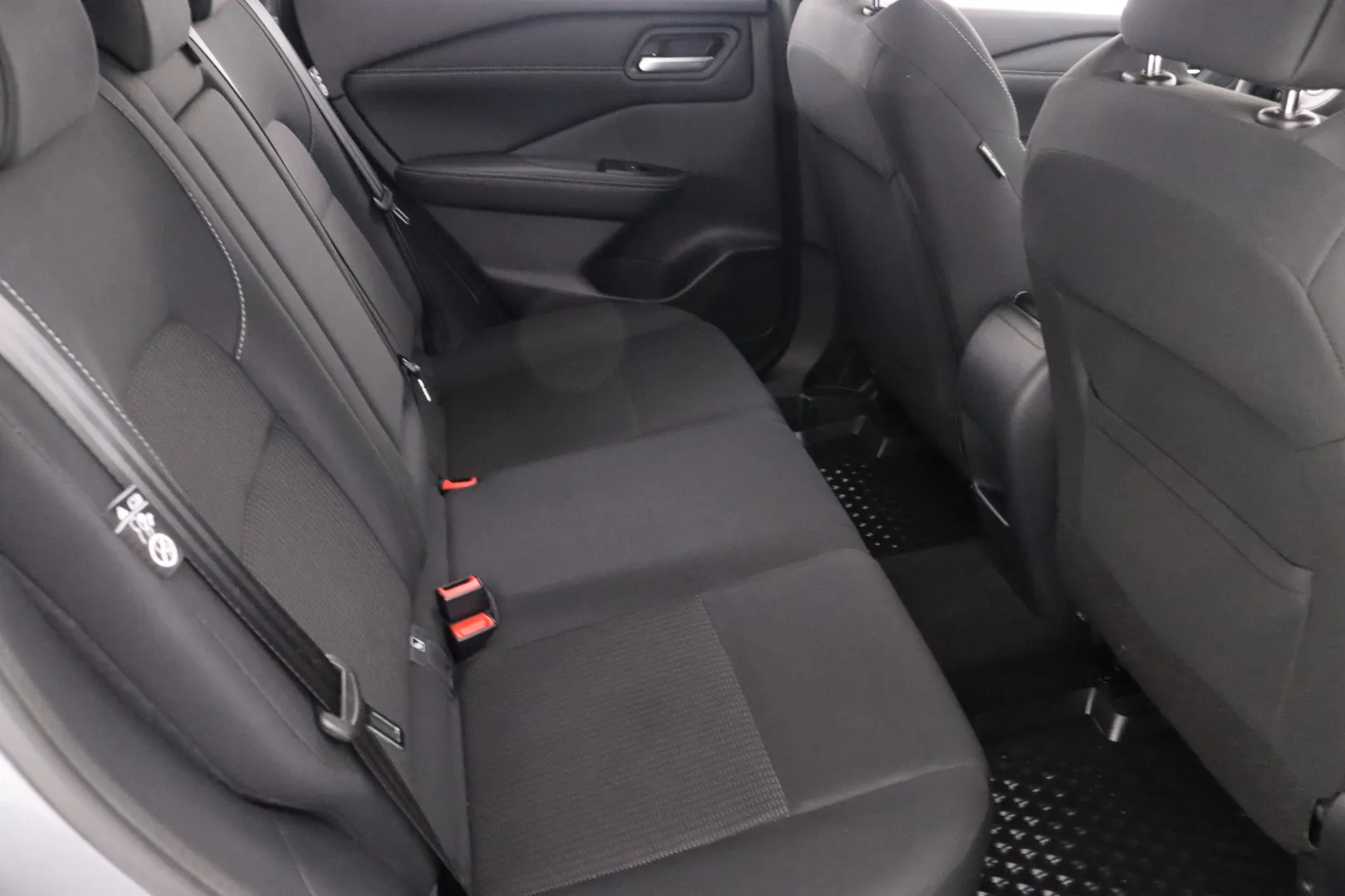 Nissan Qashqai NNR-830 carousel image