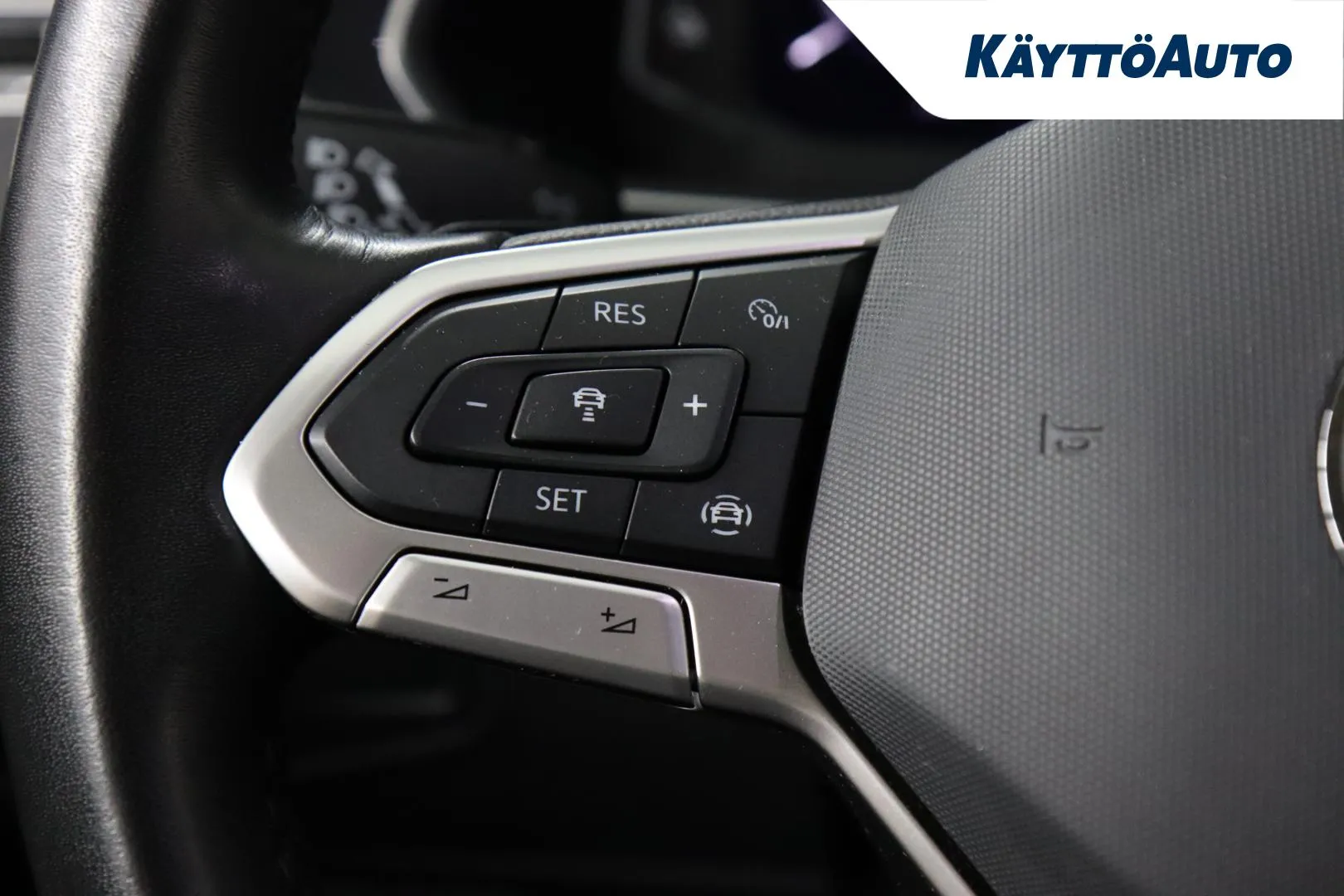 Volkswagen Tiguan FPC-888 carousel image