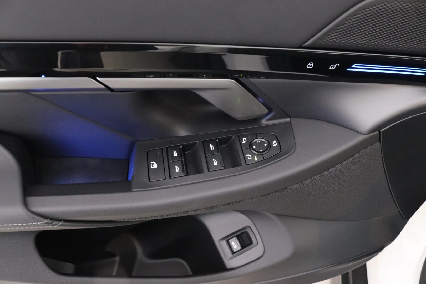 BMW 530e ISA-703 carousel image