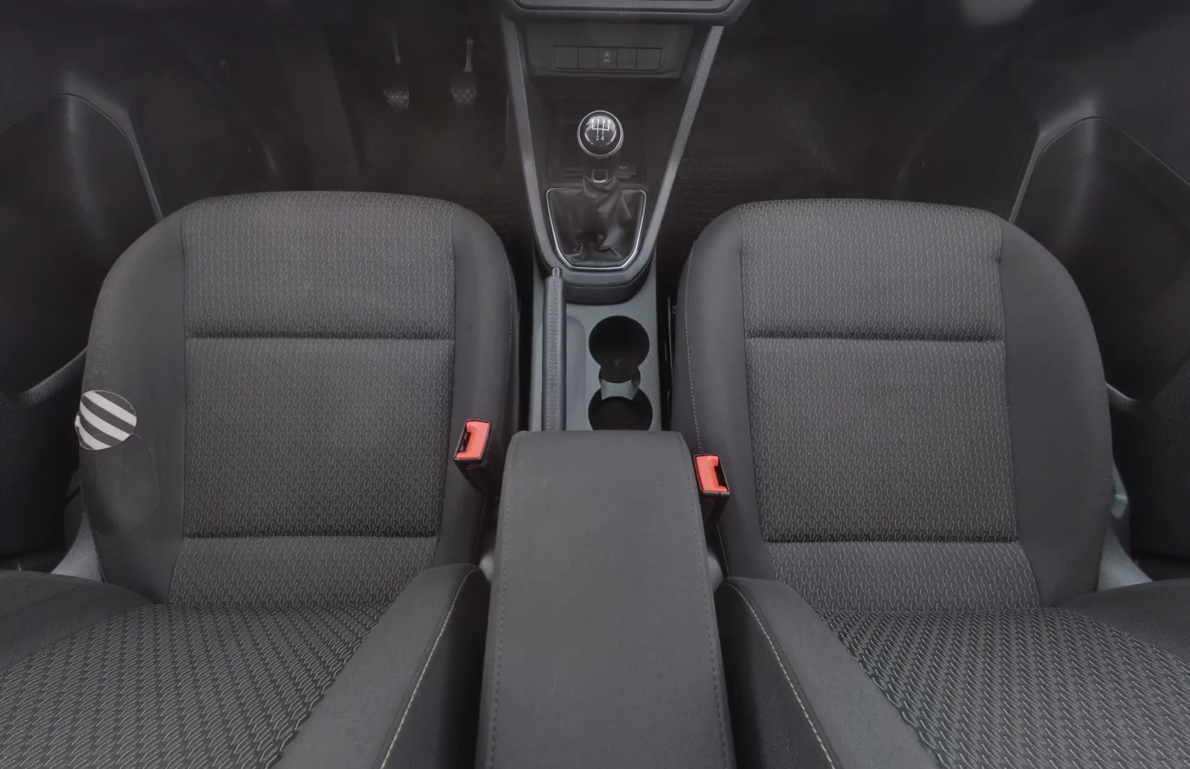 VOLKSWAGEN Caddy Maxi GLY-263 carousel image