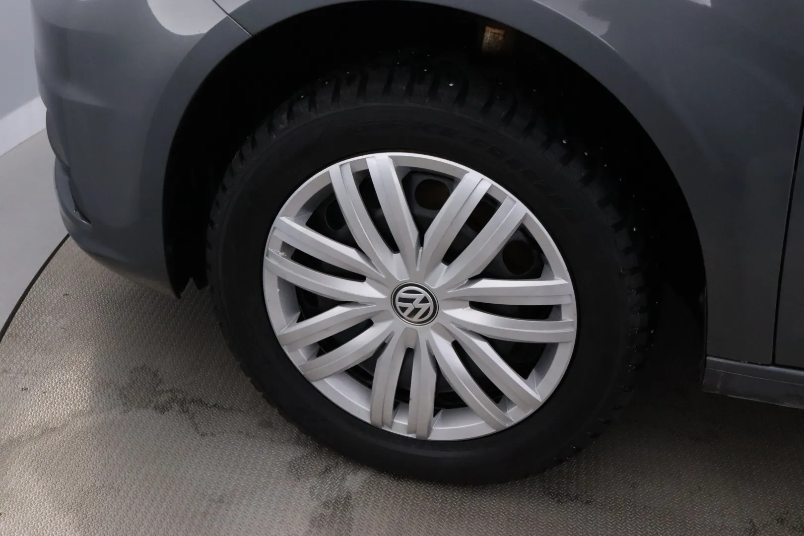 VOLKSWAGEN Caddy Maxi GLY-263 carousel image