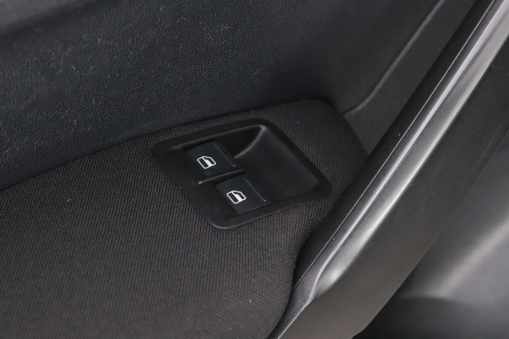 VOLKSWAGEN Caddy Maxi GLY-263 carousel image