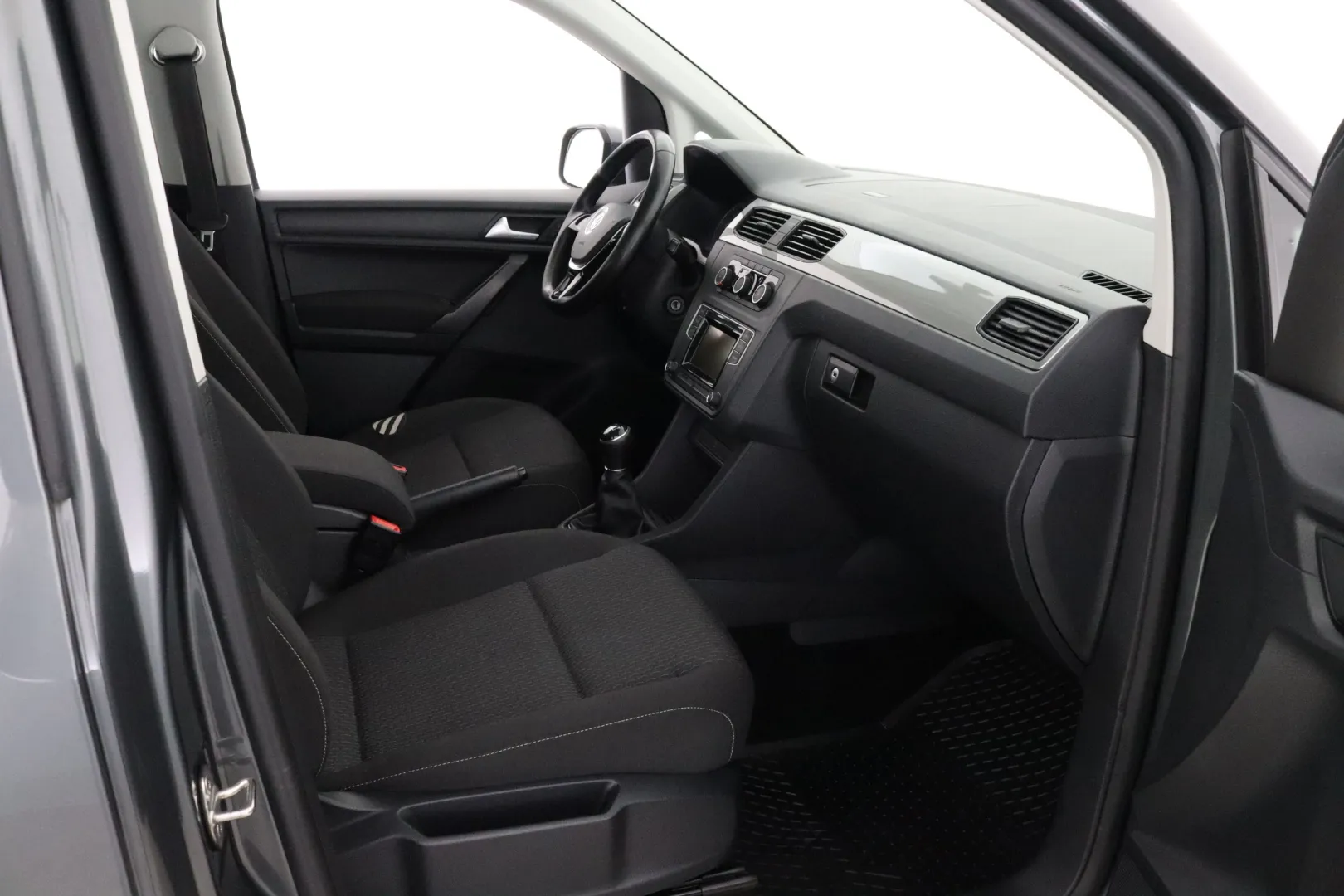 VOLKSWAGEN Caddy Maxi GLY-263 carousel image