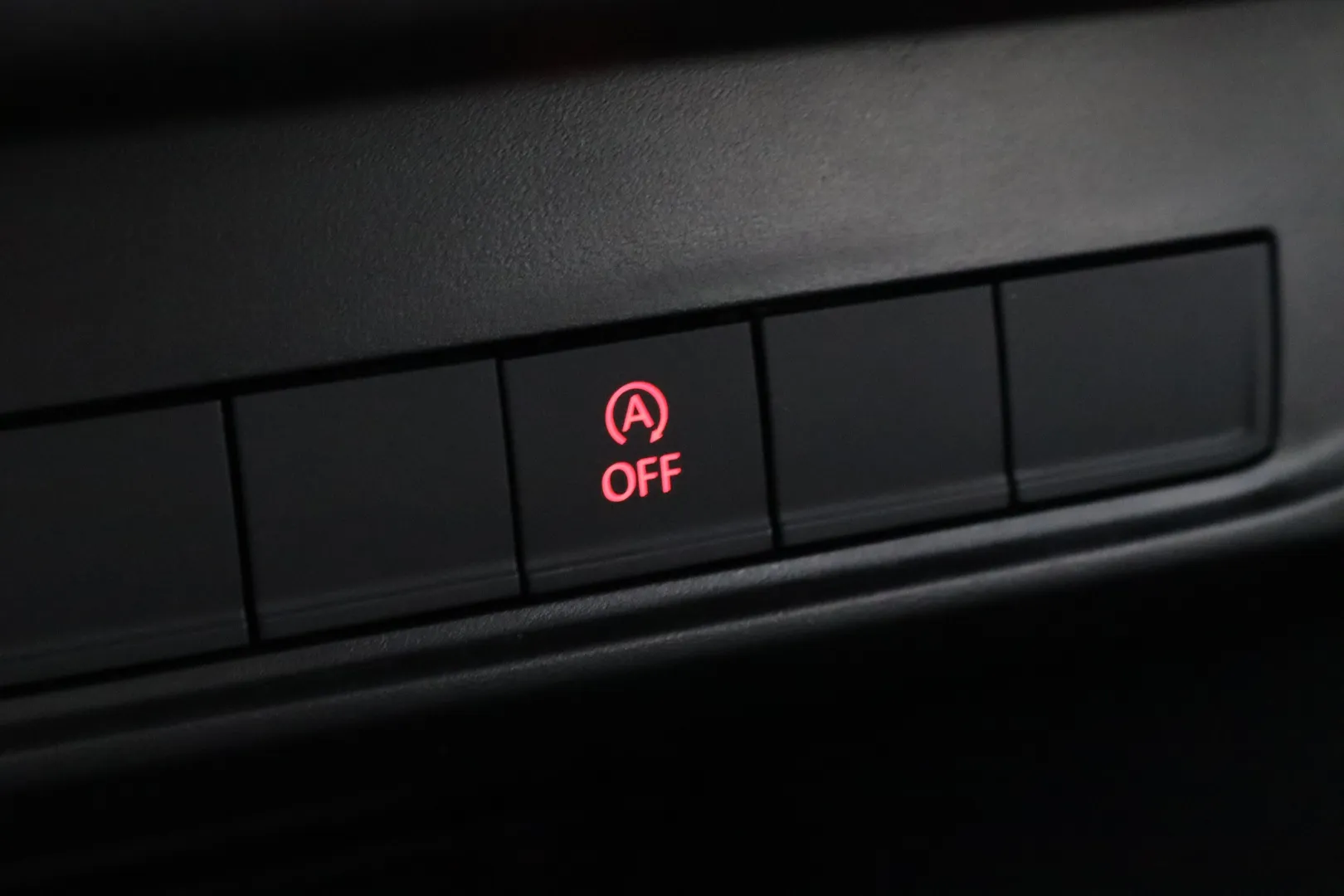 VOLKSWAGEN Caddy Maxi GLY-263 carousel image