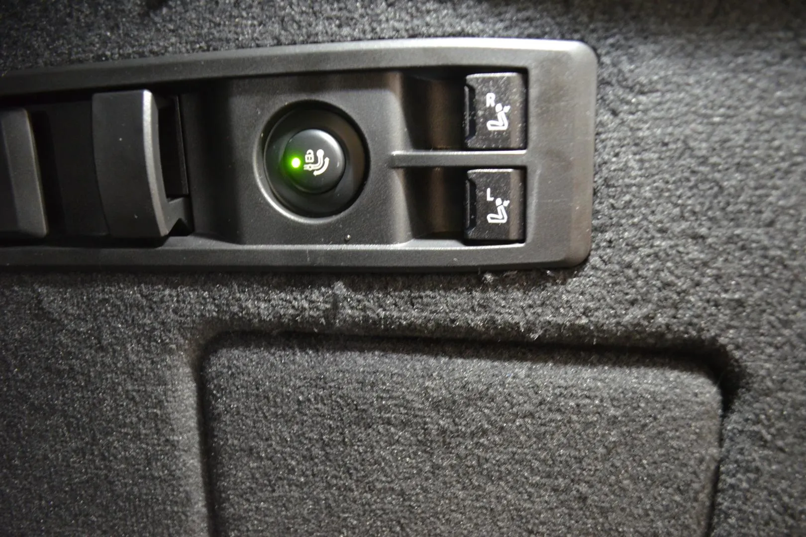 BMW iX JON-994 carousel image