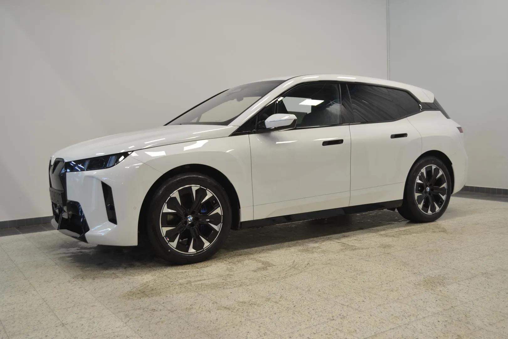 BMW iX JON-994 carousel image