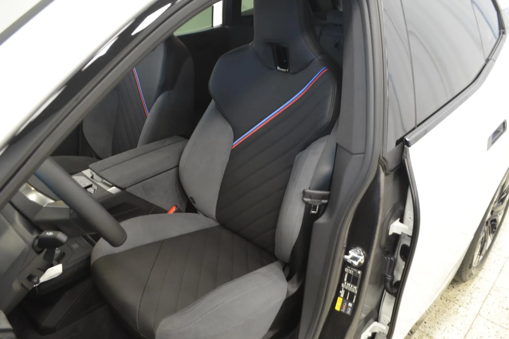 BMW iX JON-994 carousel image