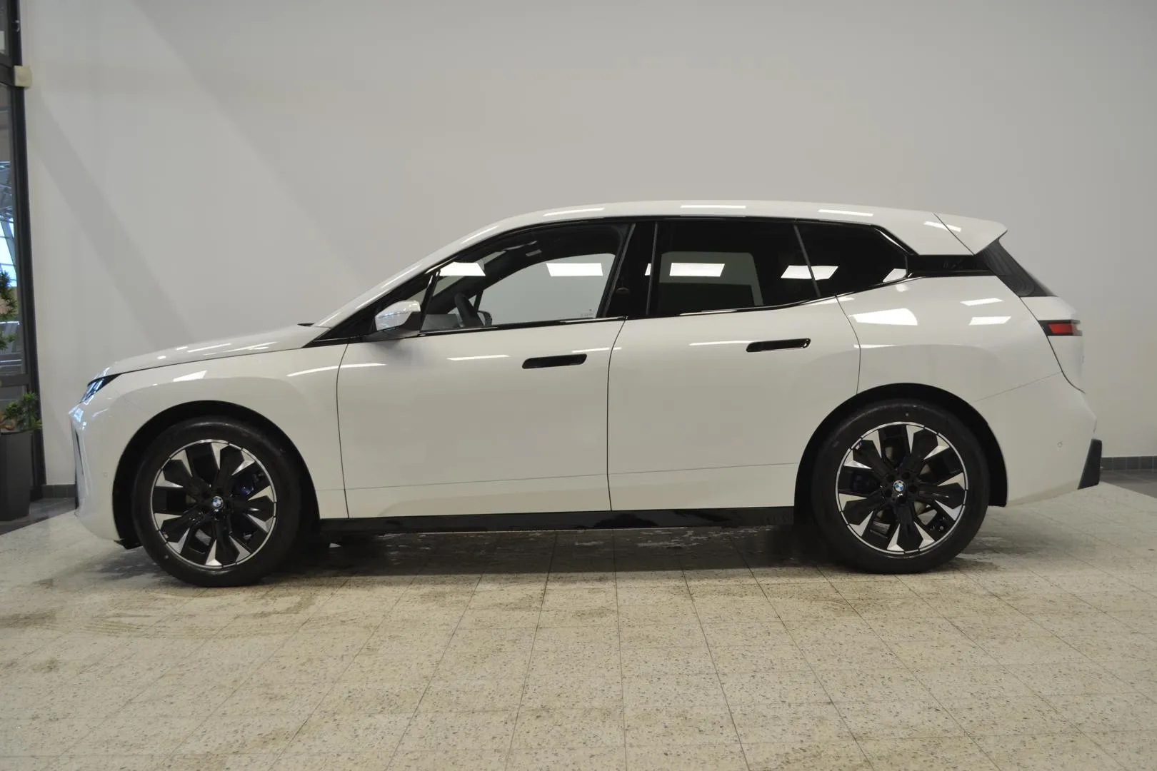 BMW iX JON-994 carousel image