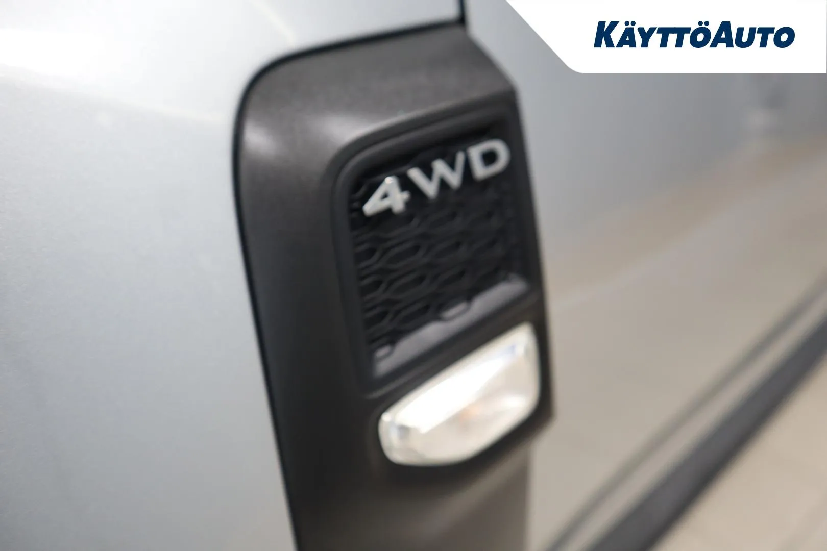 DACIA Duster OZH-532 carousel image