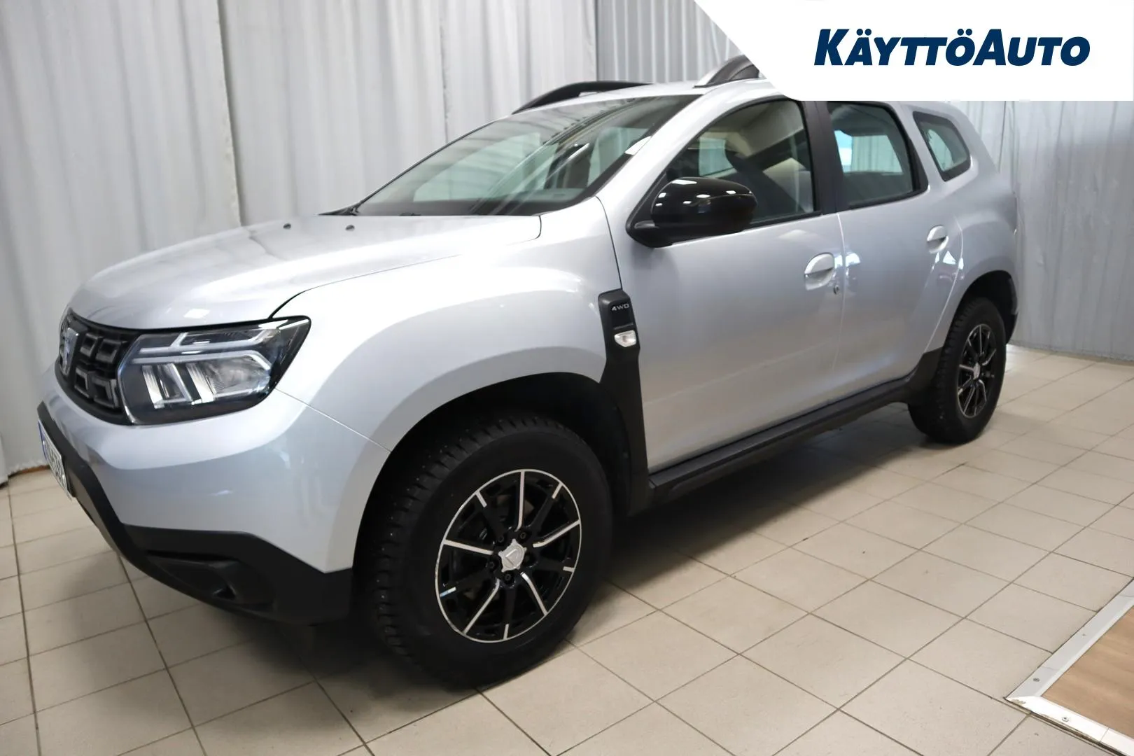 DACIA Duster OZH-532 carousel image