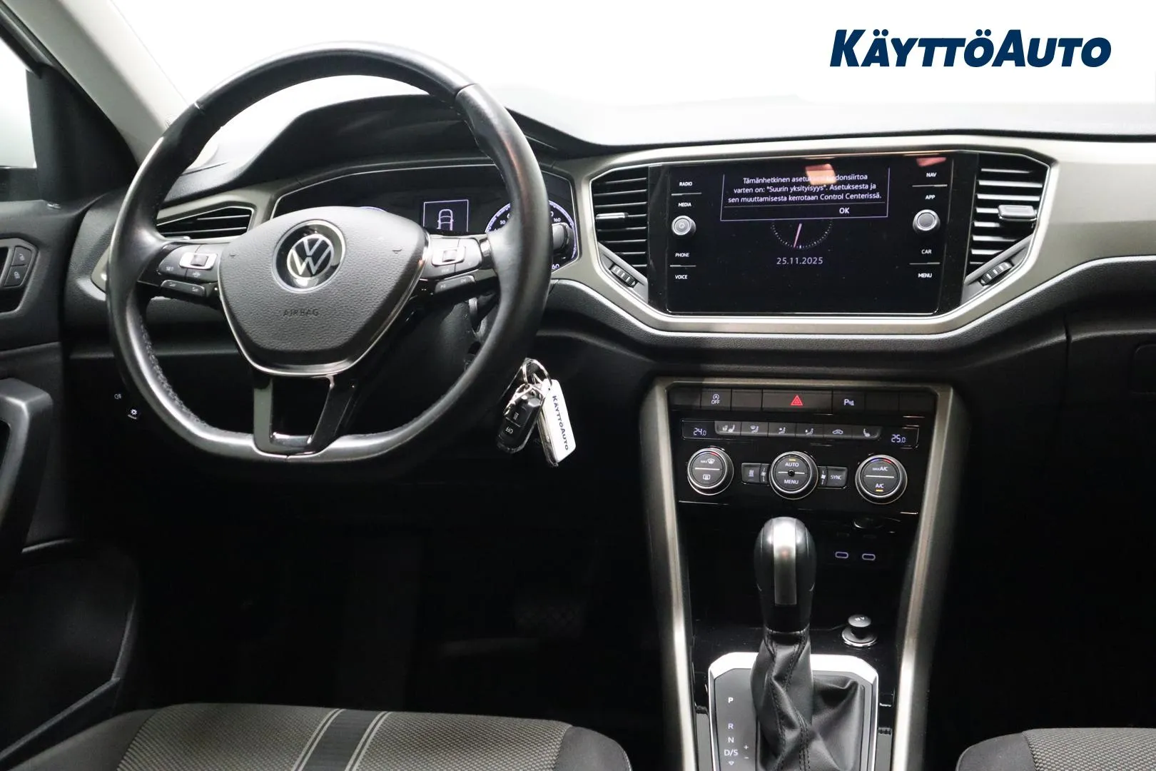 VOLKSWAGEN T-Roc GOT-111 carousel image