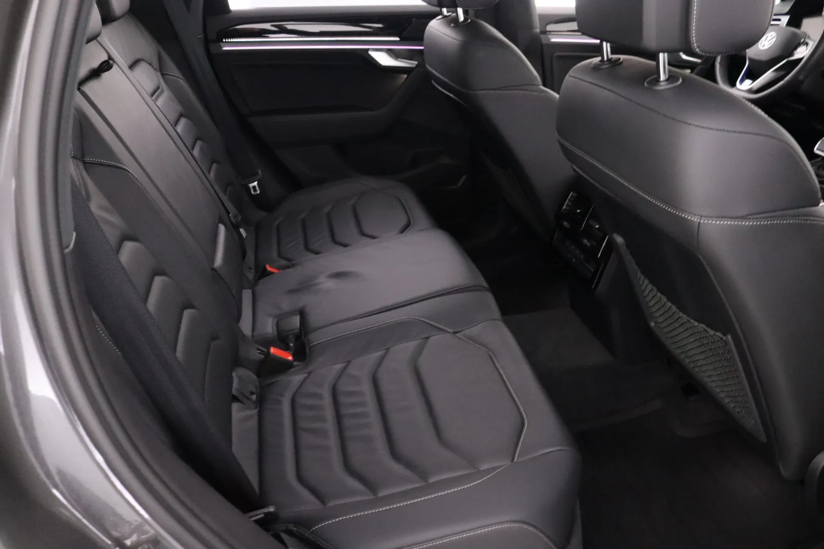 VOLKSWAGEN Touareg KVS-185 carousel image