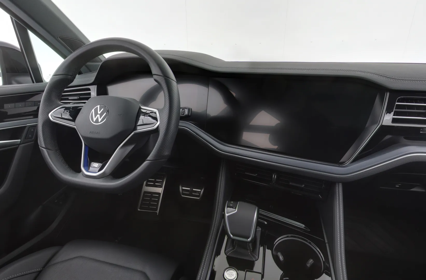 VOLKSWAGEN Touareg KVS-185 carousel image