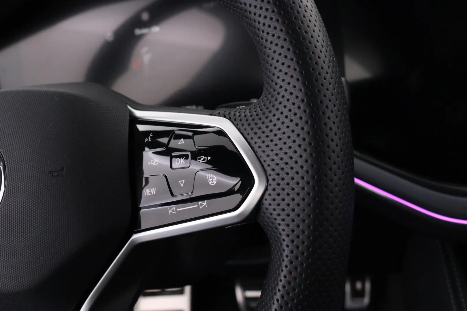 VOLKSWAGEN Touareg KVS-185 carousel image