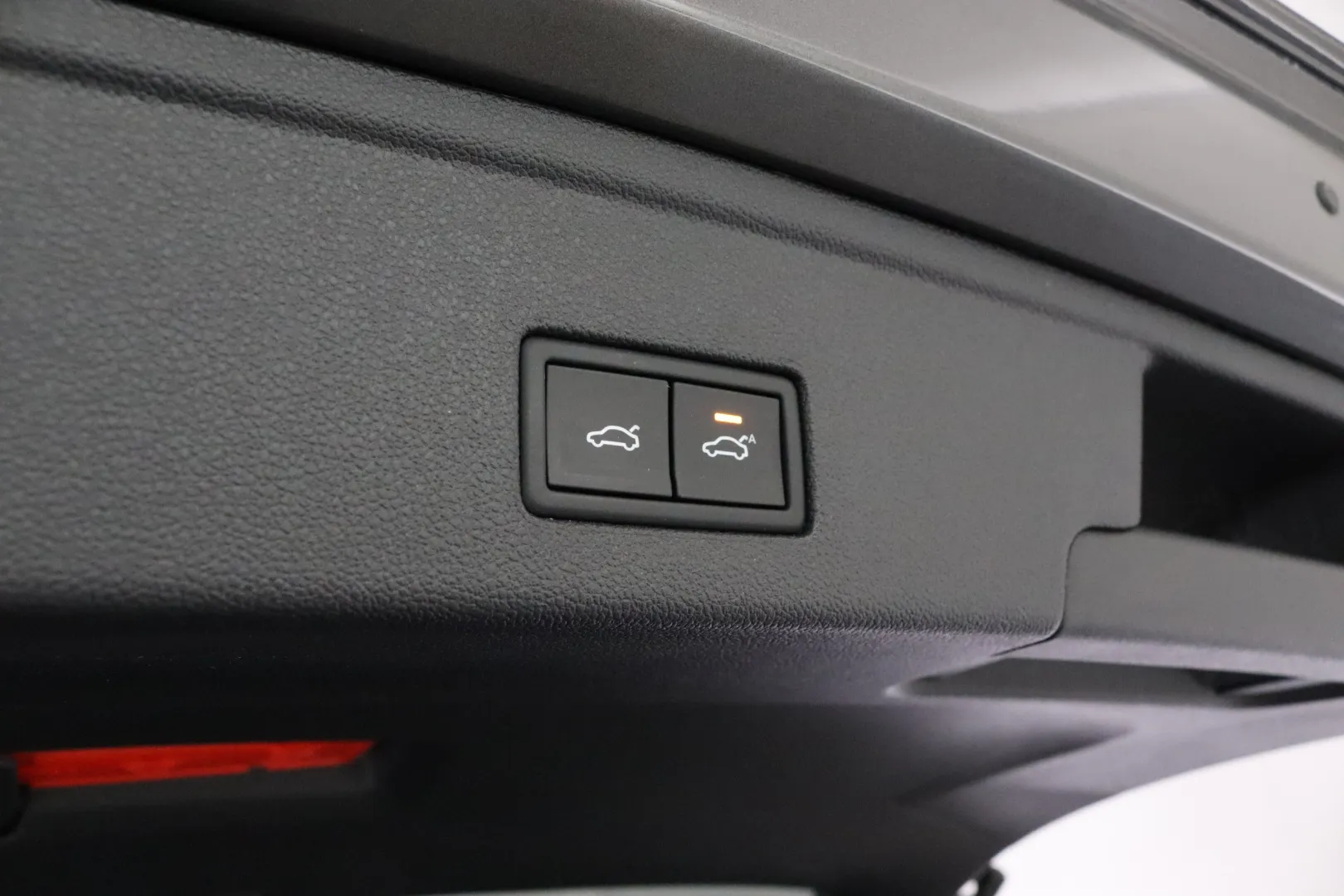 VOLKSWAGEN Touareg KVS-185 carousel image