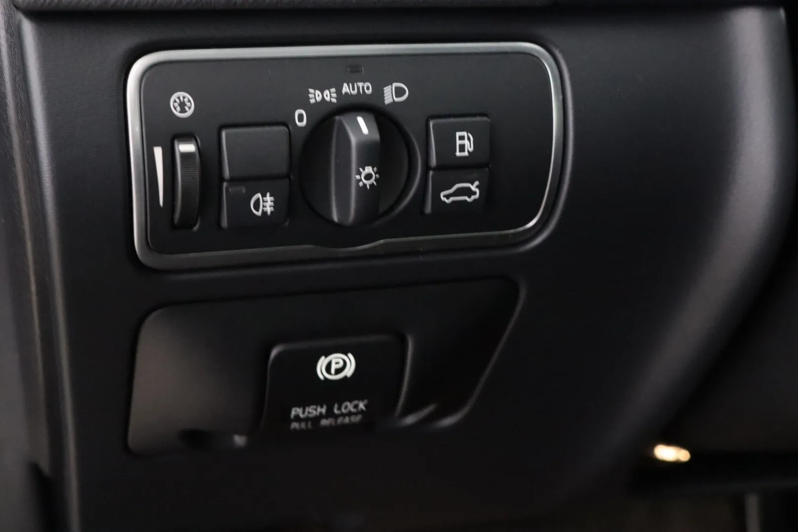 VOLVO S60 CJM-247 carousel image