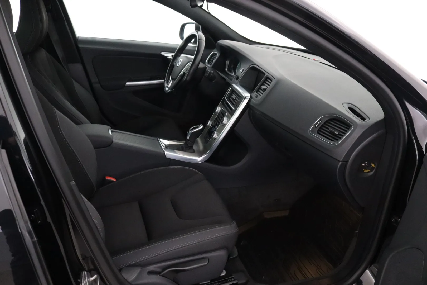 VOLVO S60 CJM-247 carousel image