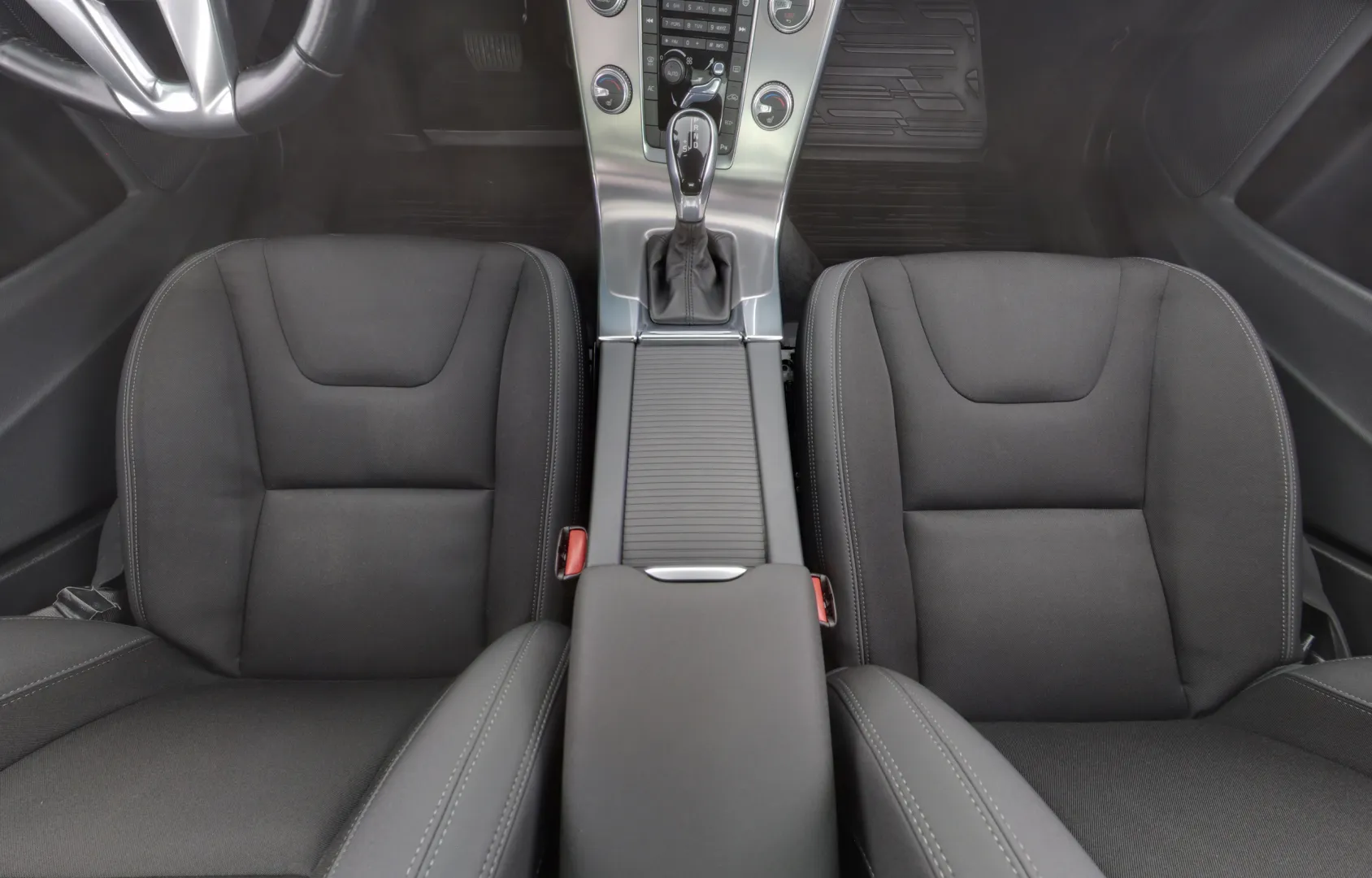 VOLVO S60 CJM-247 carousel image