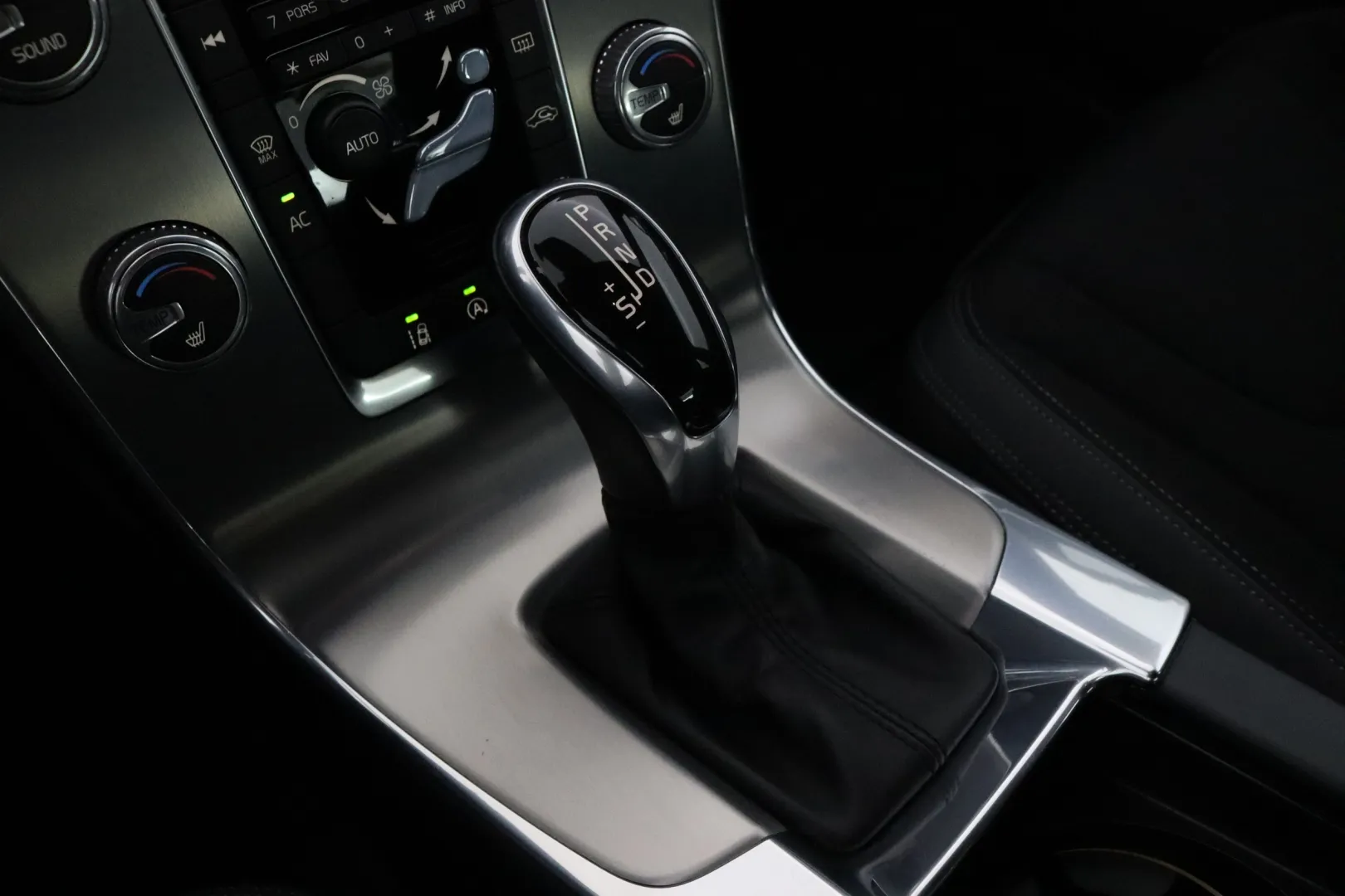 VOLVO S60 CJM-247 carousel image