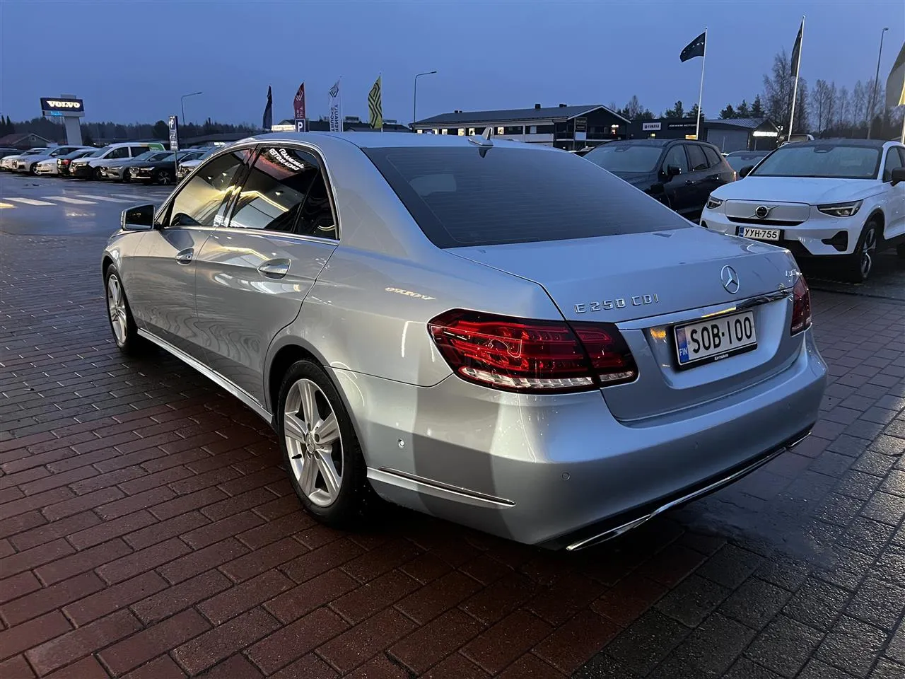 MERCEDES-BENZ E SOB-100 carousel image