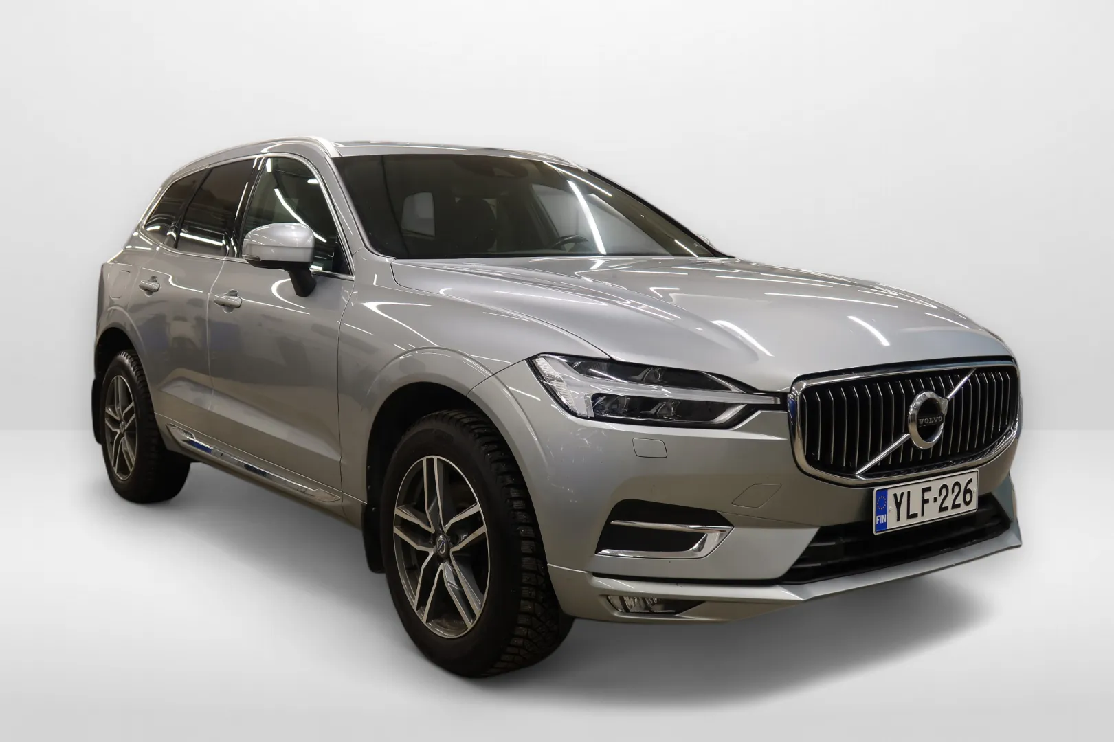 Volvo XC60 YLF-226 carousel image