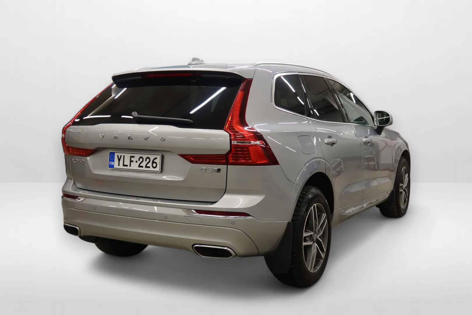 Volvo XC60 YLF-226 carousel image