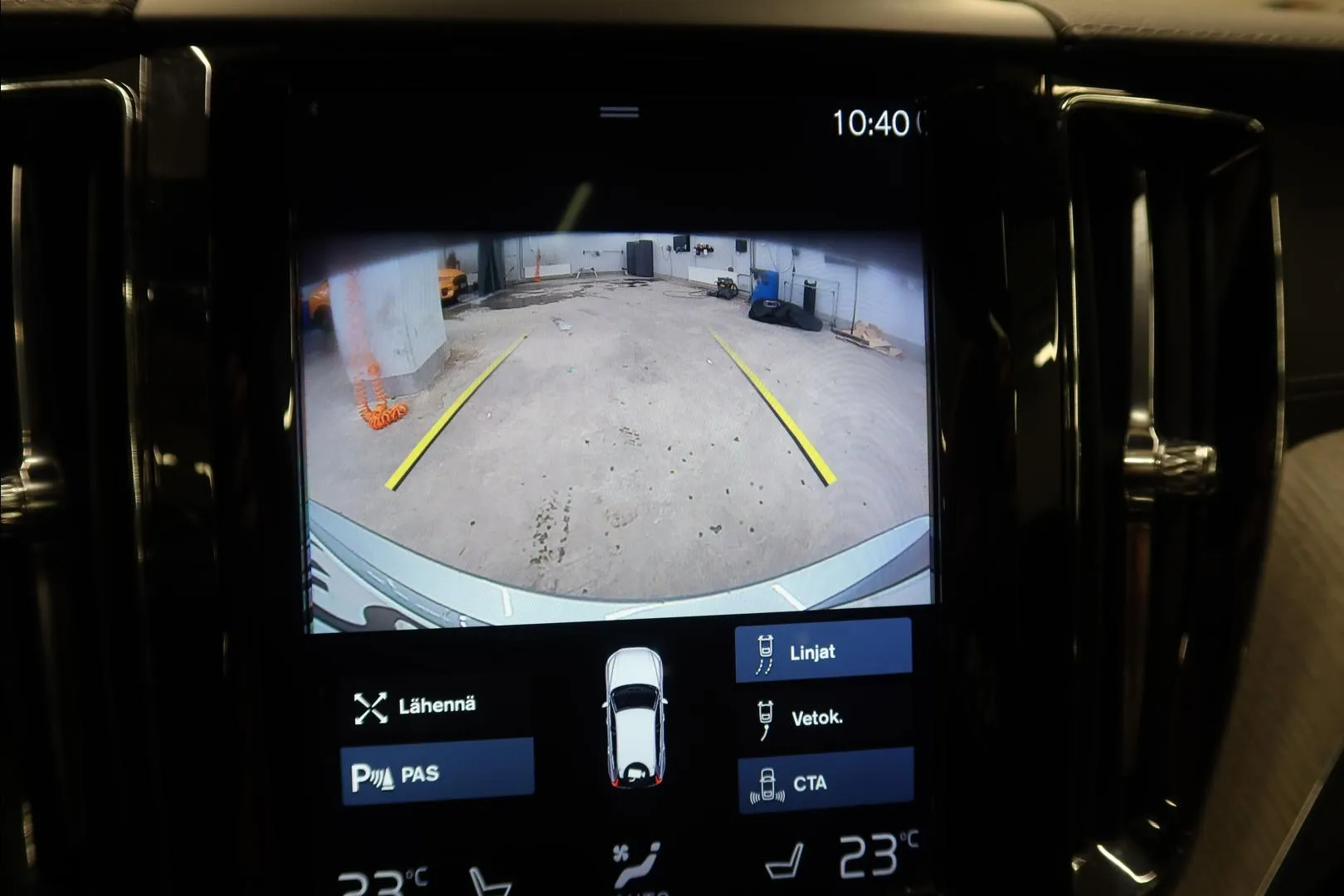 Volvo XC60 YLF-226 carousel image