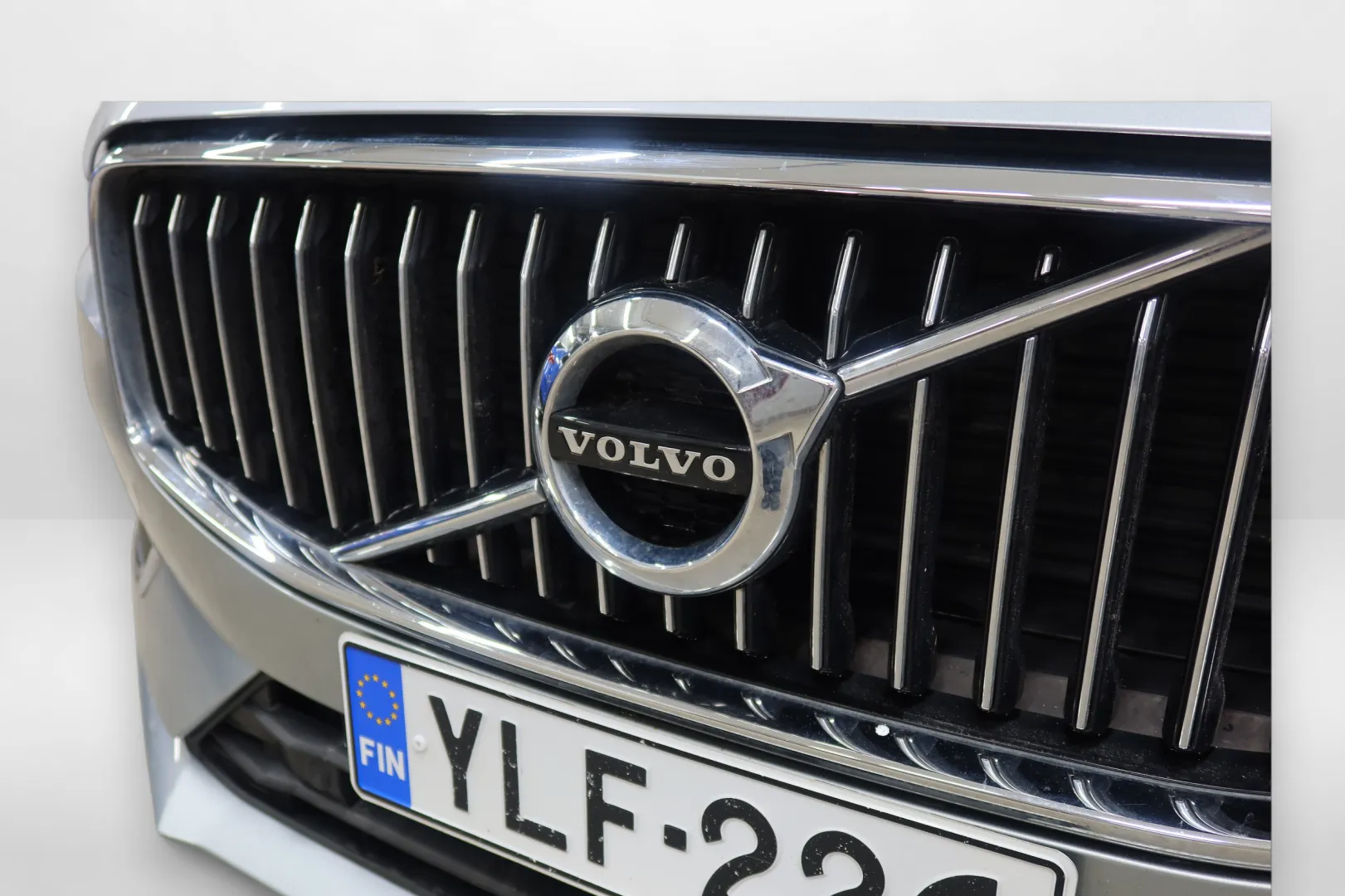 Volvo XC60 YLF-226 carousel image