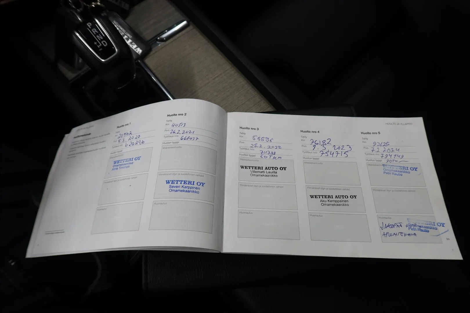 Volvo XC60 YLF-226 carousel image