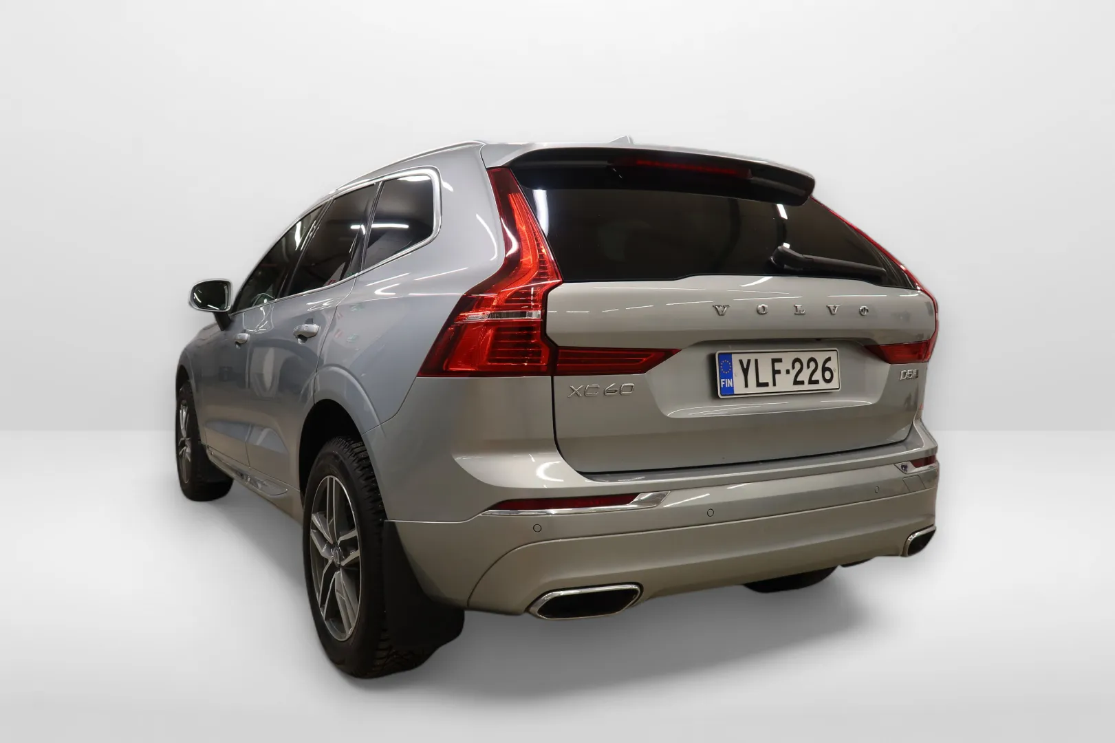Volvo XC60 YLF-226 carousel image