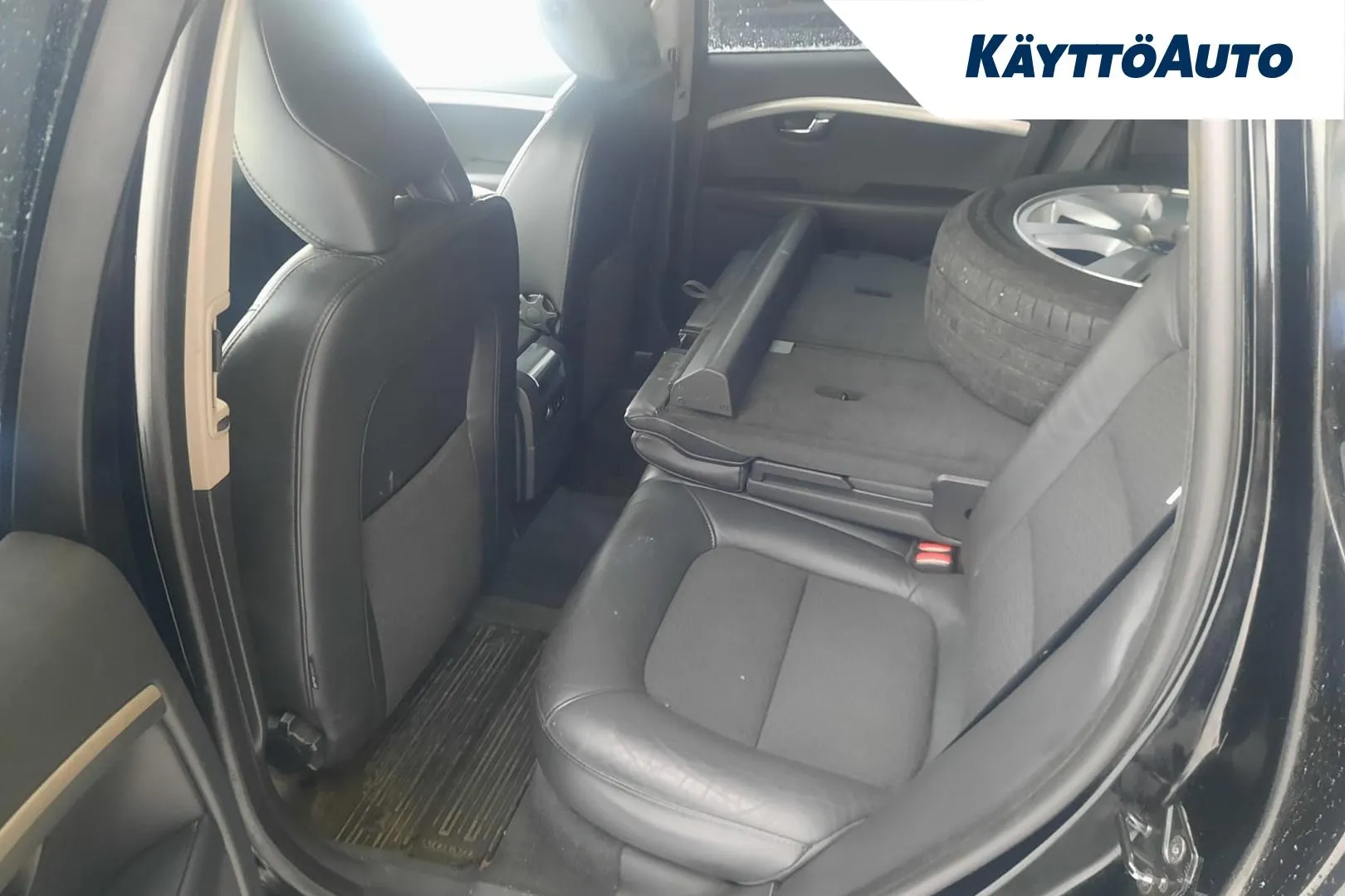 VOLVO V70 GKR-971 carousel image