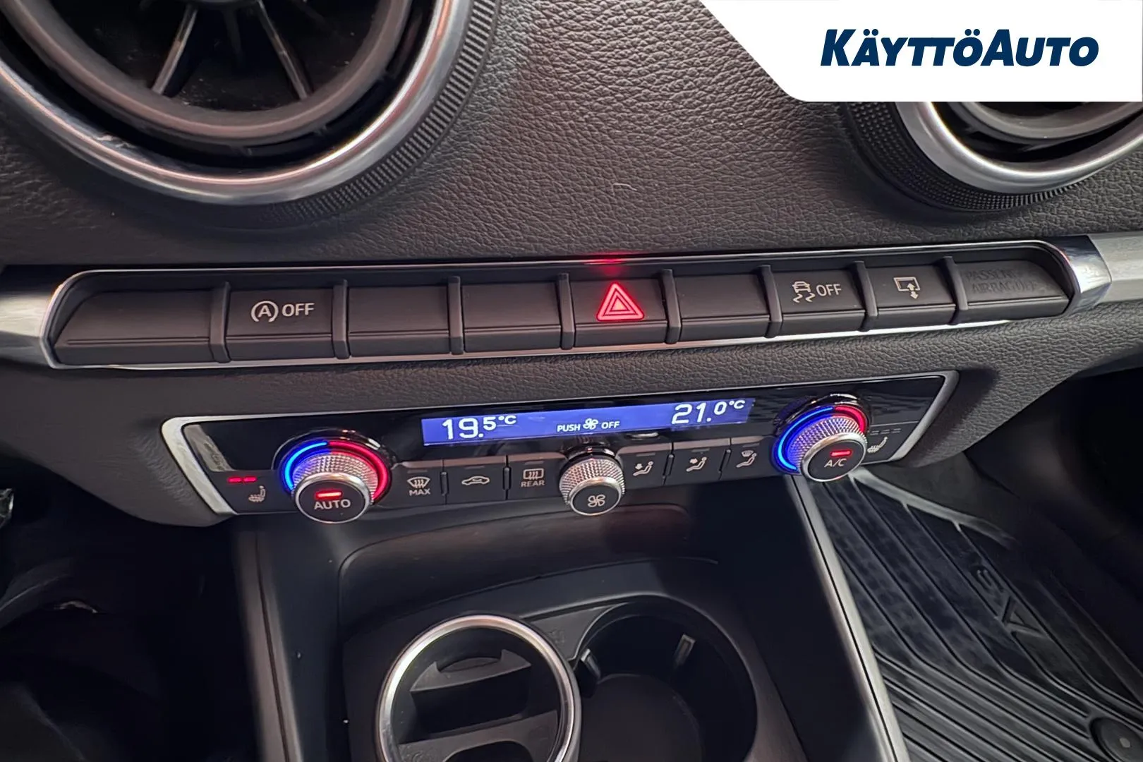 AUDI A3 GLV-598 carousel image