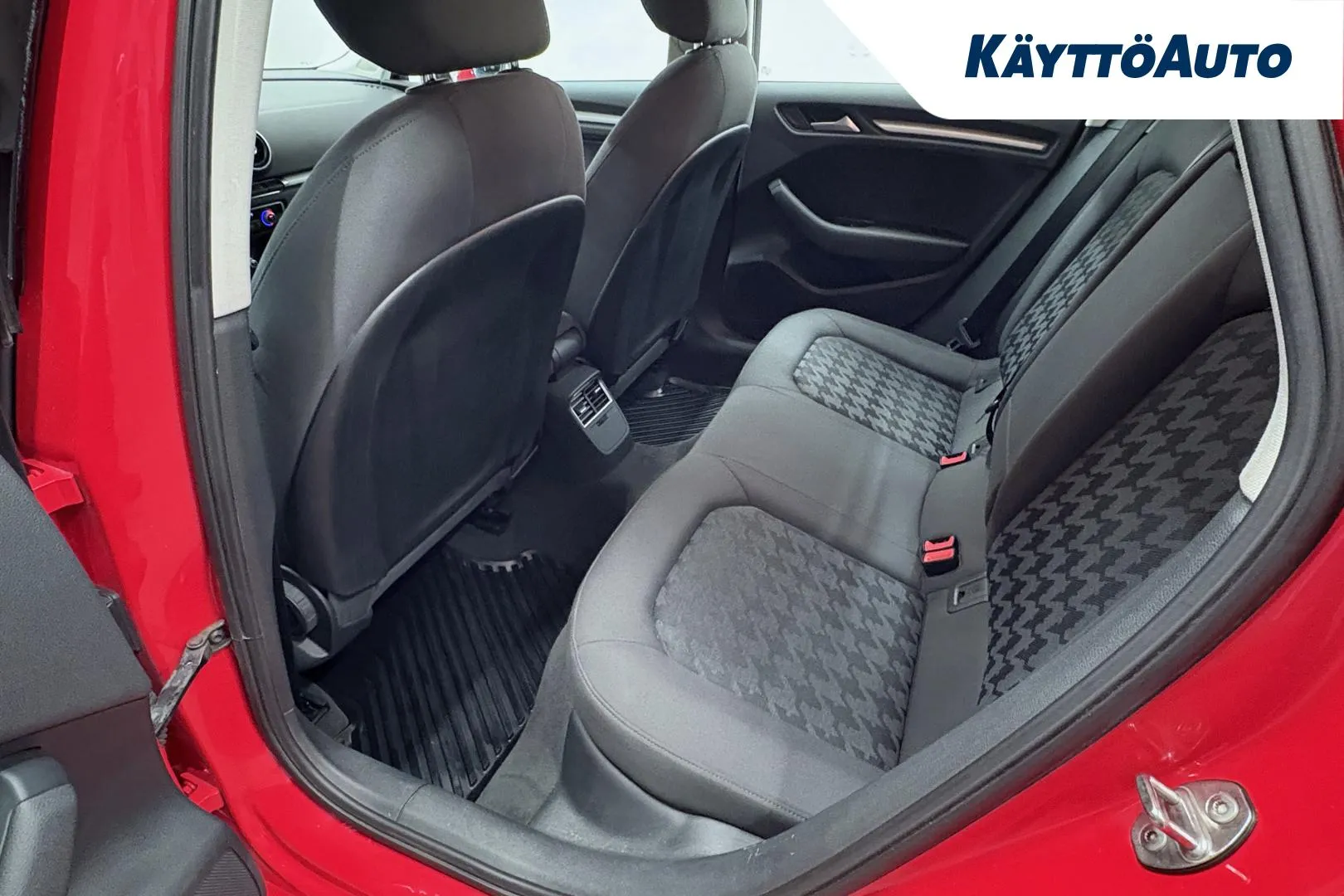 AUDI A3 GLV-598 carousel image