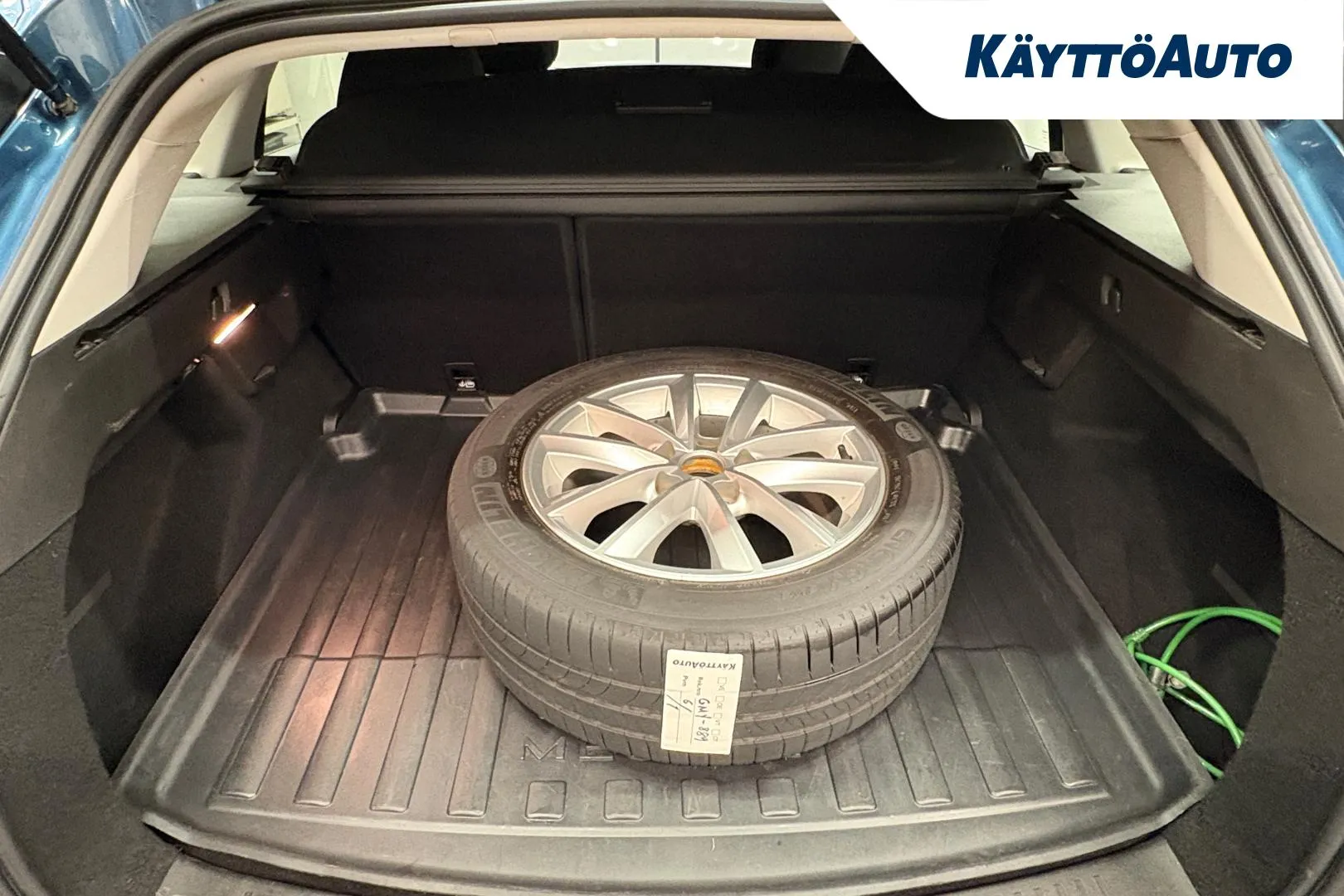 RENAULT Megane GMY-889 carousel image