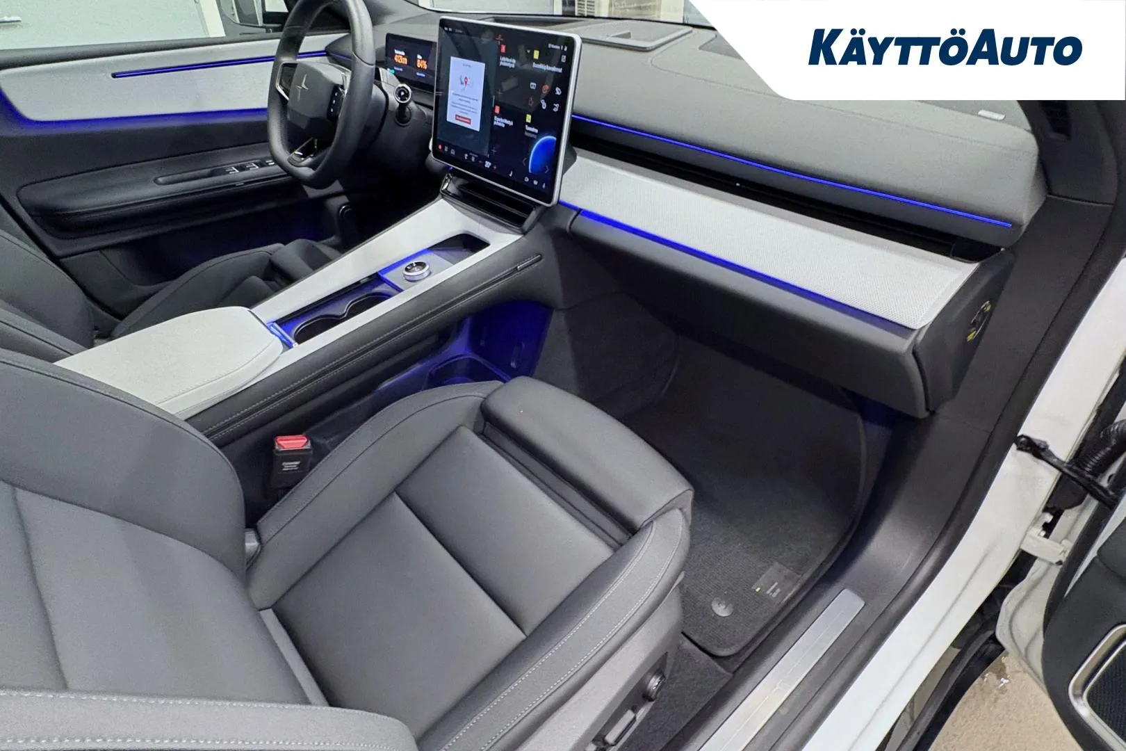 POLESTAR 4 GRH-582 carousel image